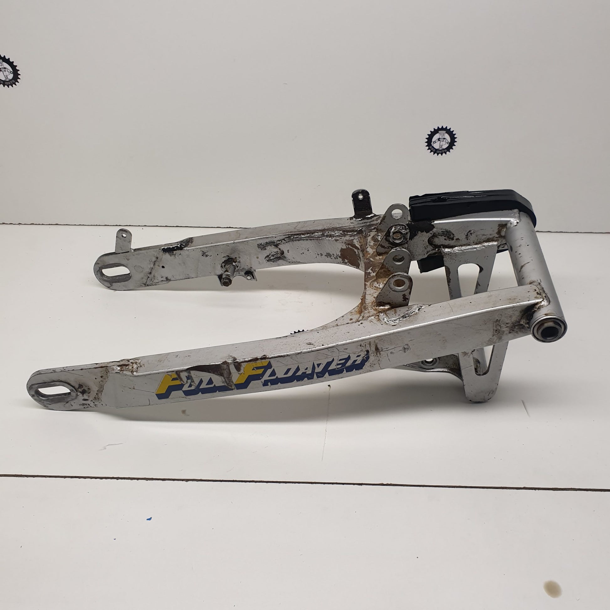 bras oscillant suzuki 600 dr-1