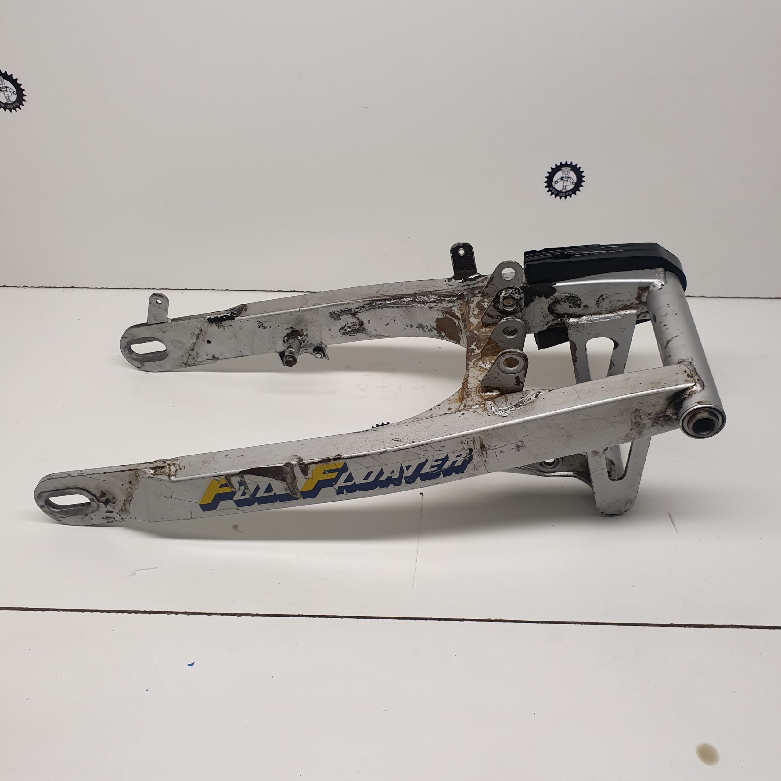 bras oscillant suzuki 600 dr