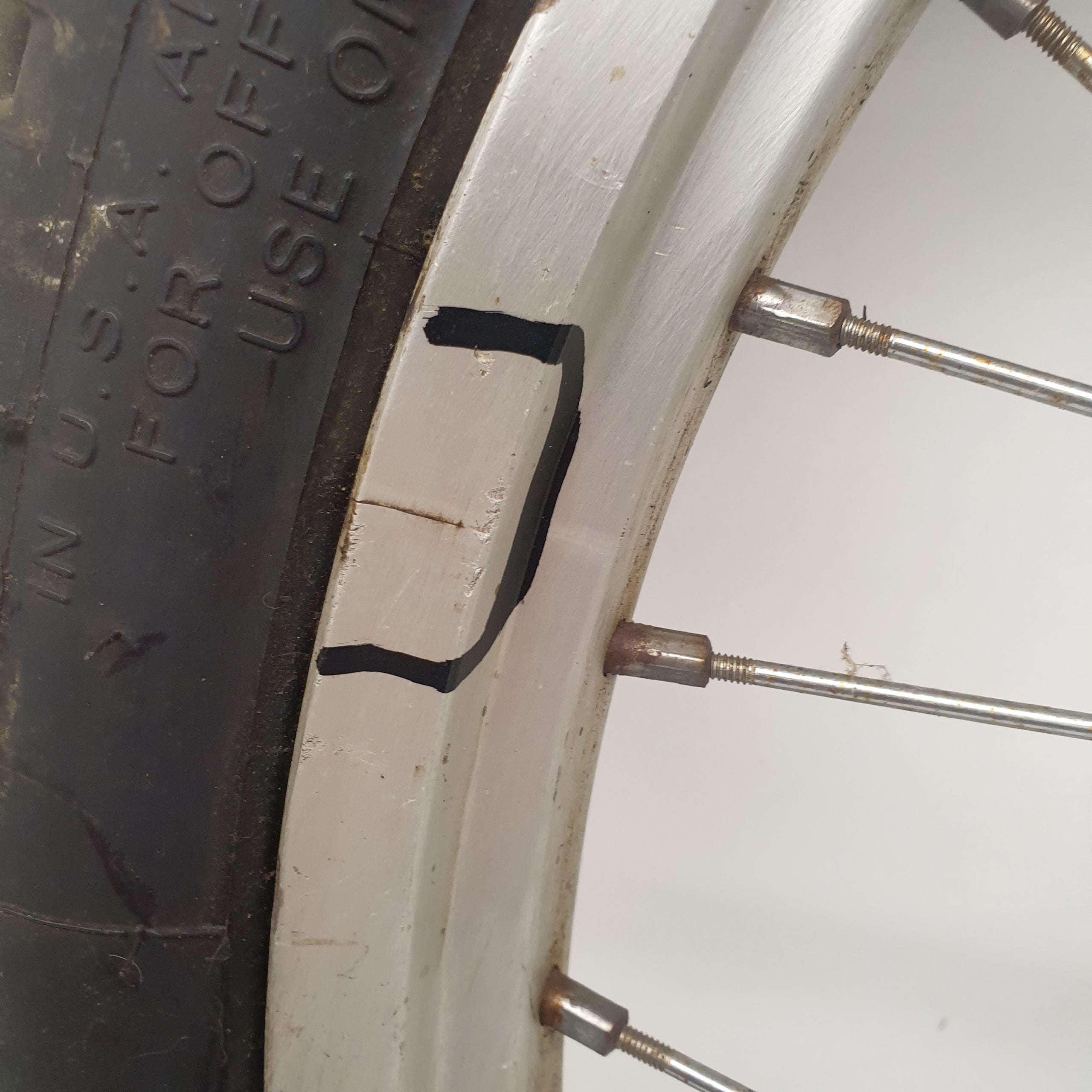 roue avant cercle fissurer gasgas 270 txt 1999