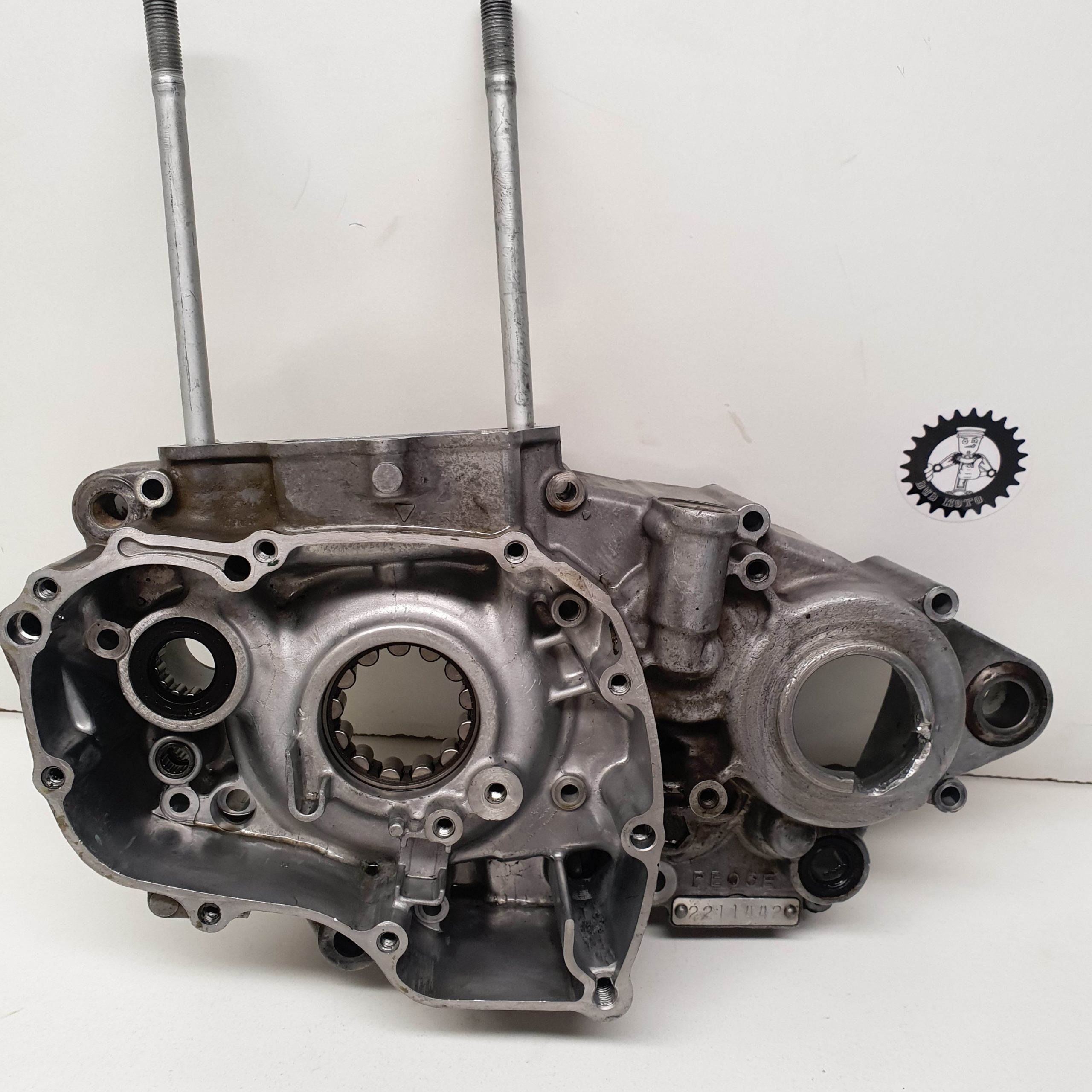 carter moteur gauche en état honda 450 crf 2004