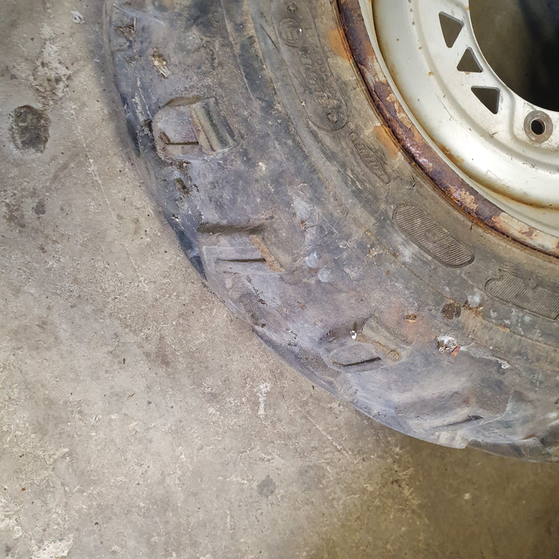 lot 4 roue polaris 330 magnum-2