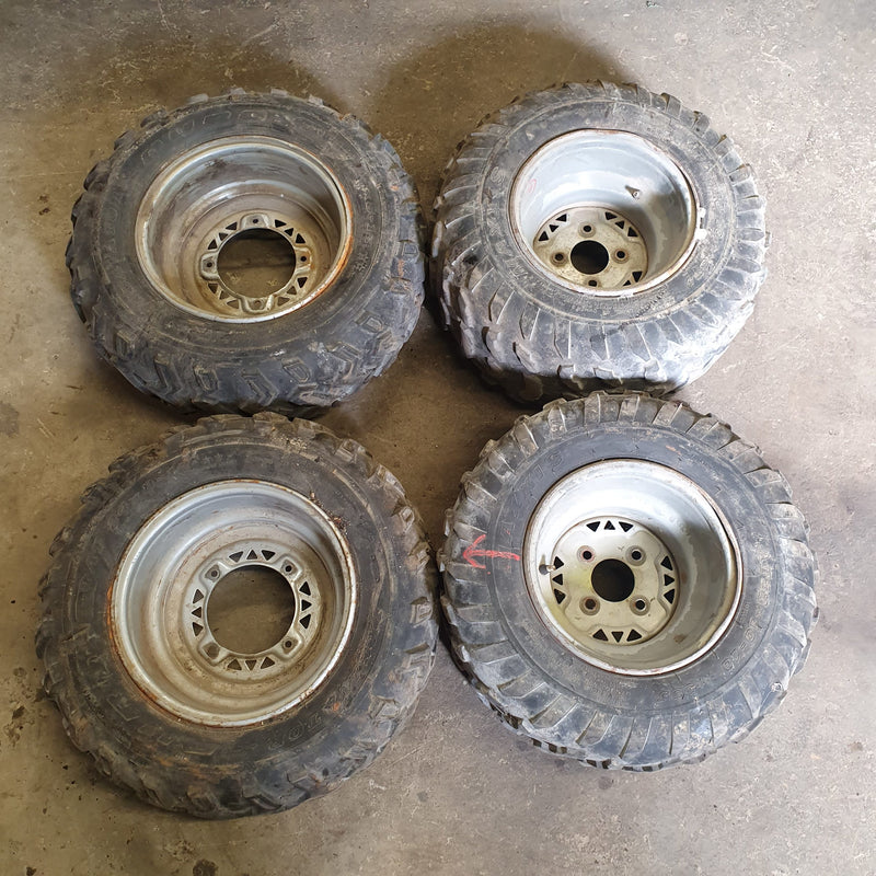 lot 4 roue polaris 330 magnum-3