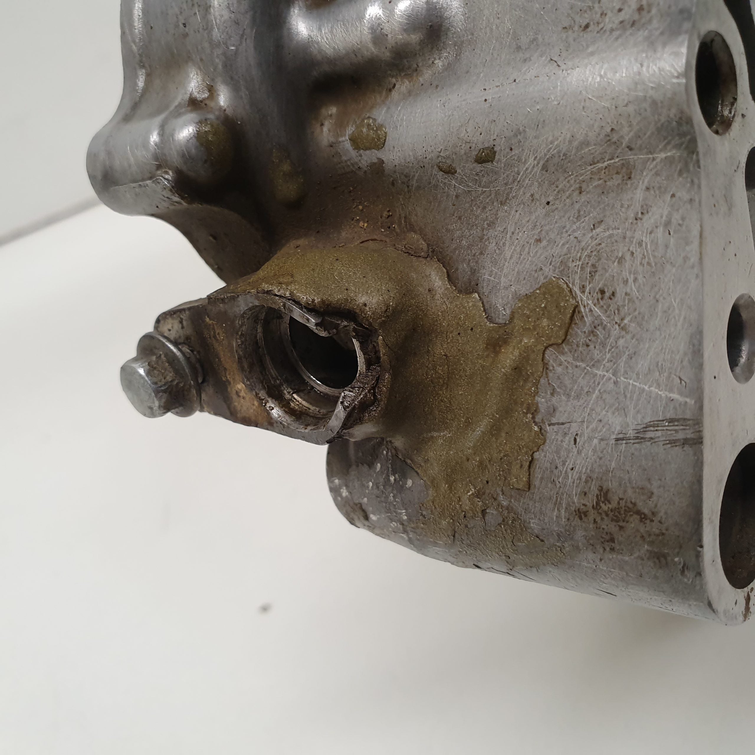 carter moteur droit en l'état honda 450 trx-5
