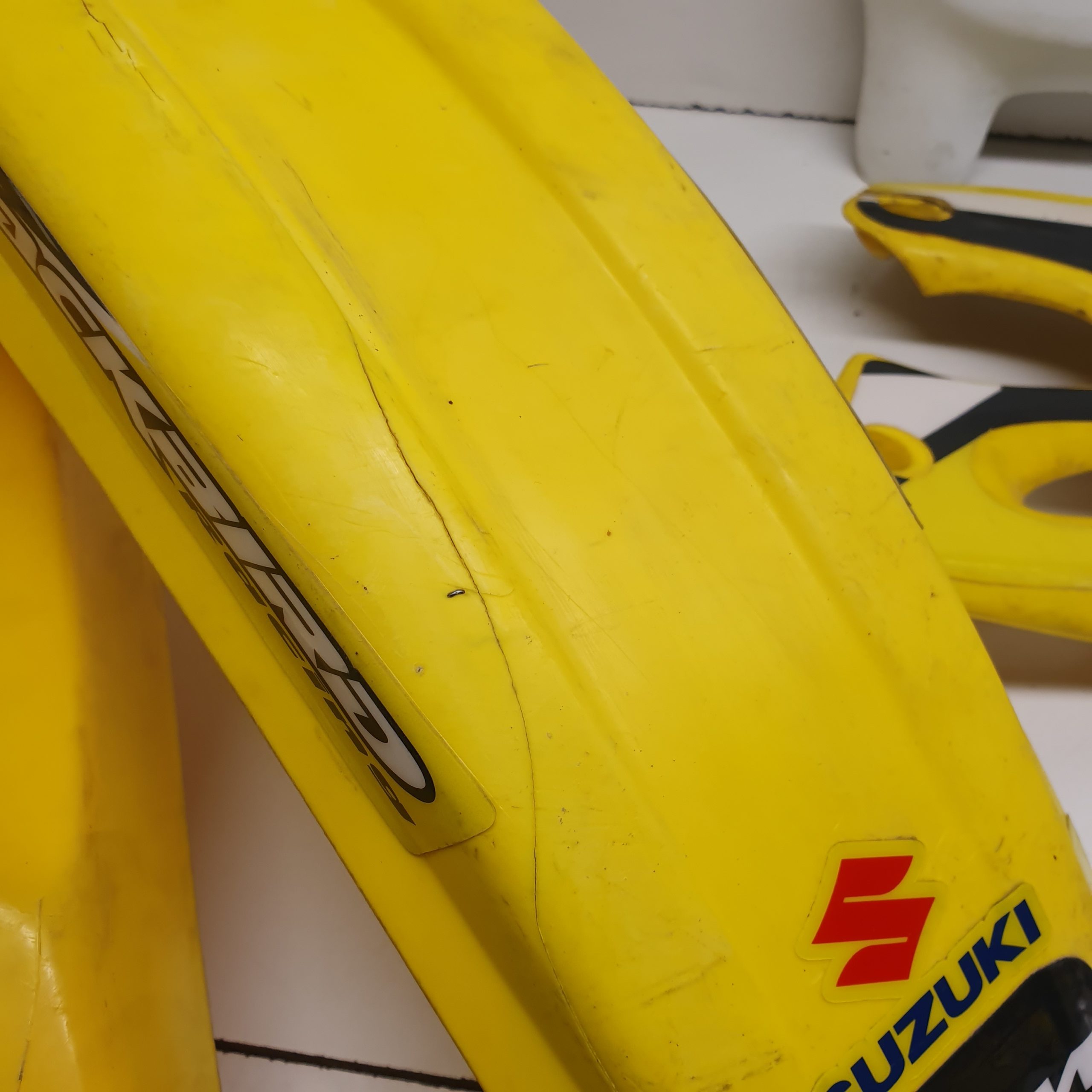 kit plastiques susuzki 125 rm 2000