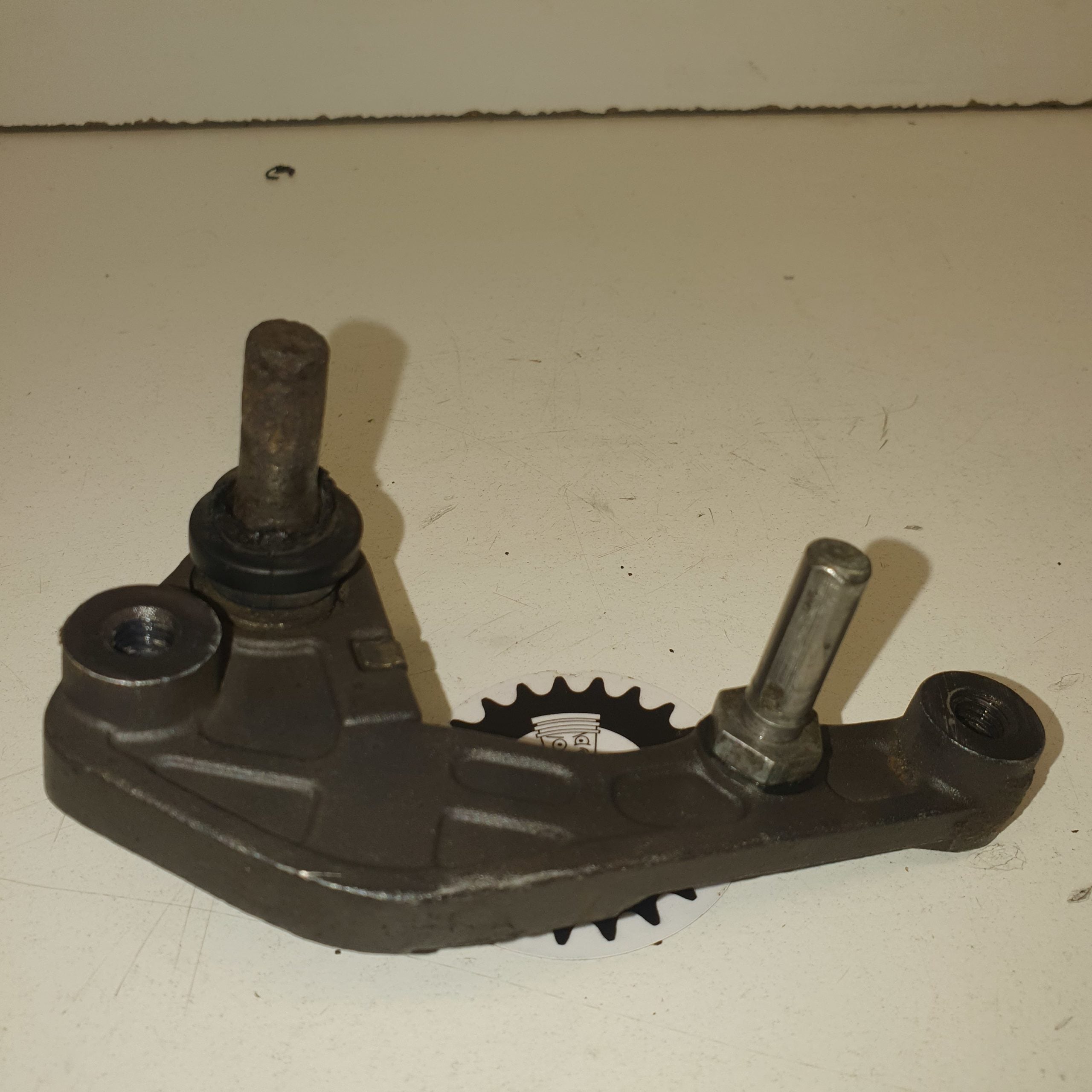 support étrier avant ktm 125 gs 1991