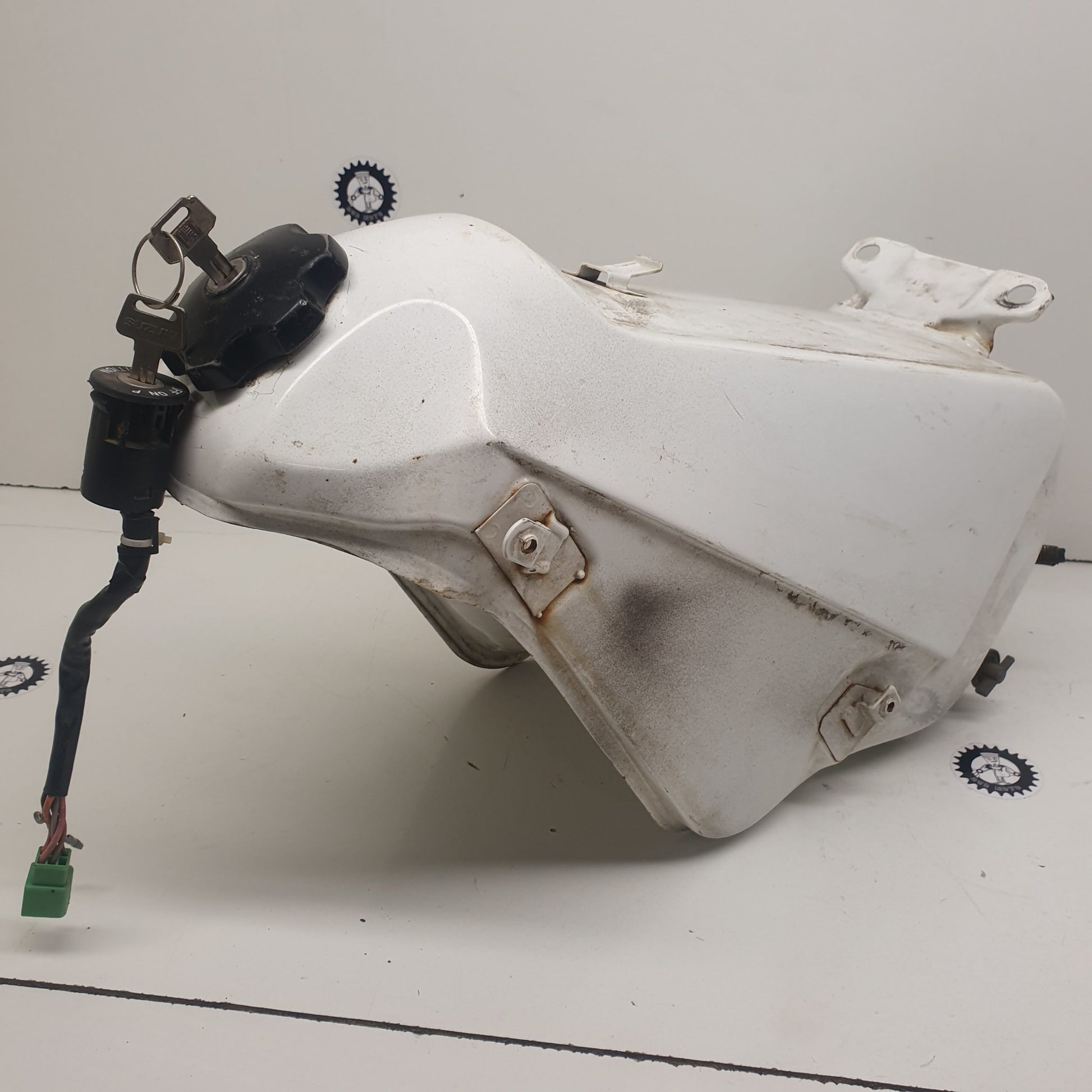 reservoir contacteur clé suzuki 125 tsr 1989-1