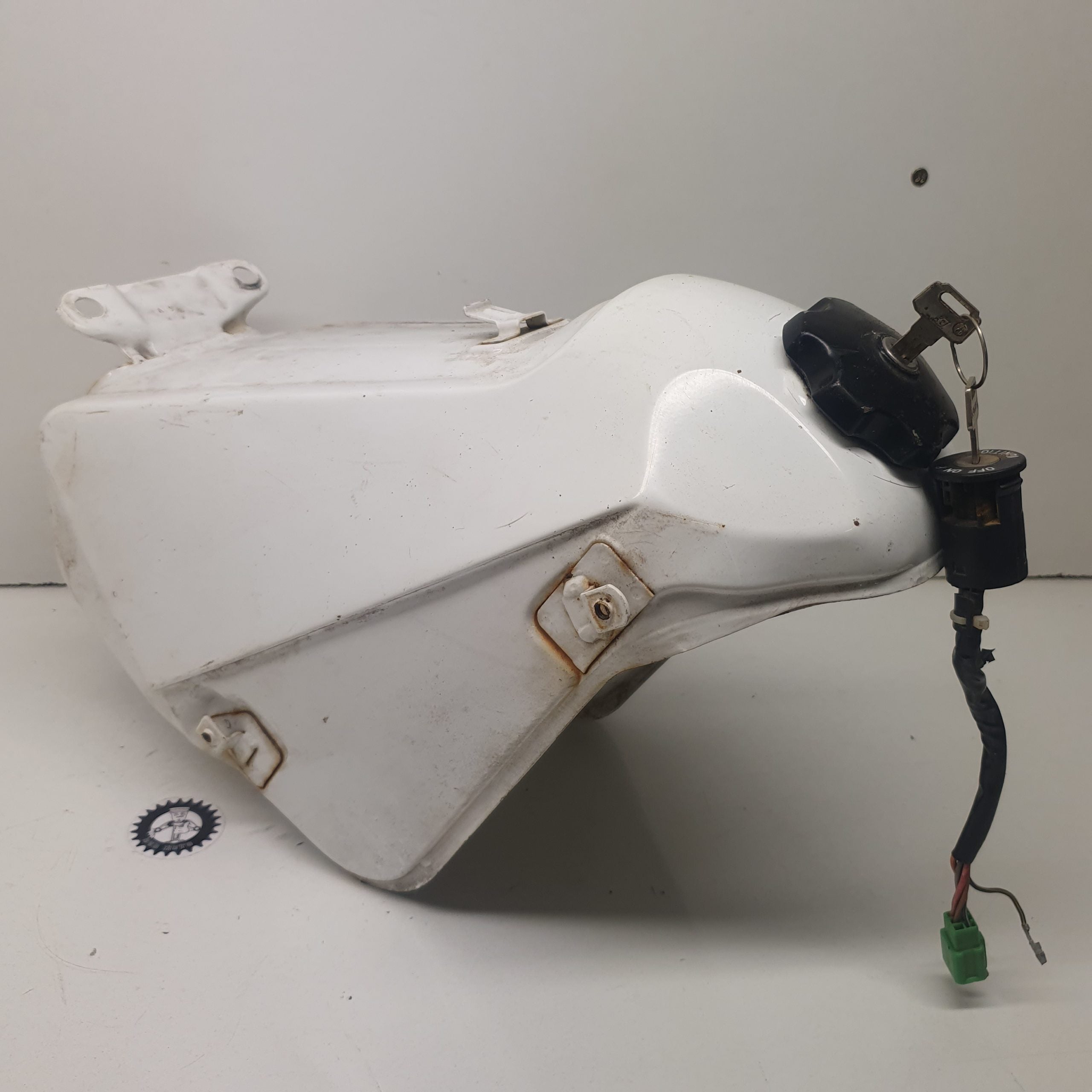 reservoir contacteur clé suzuki 125 tsr 1989