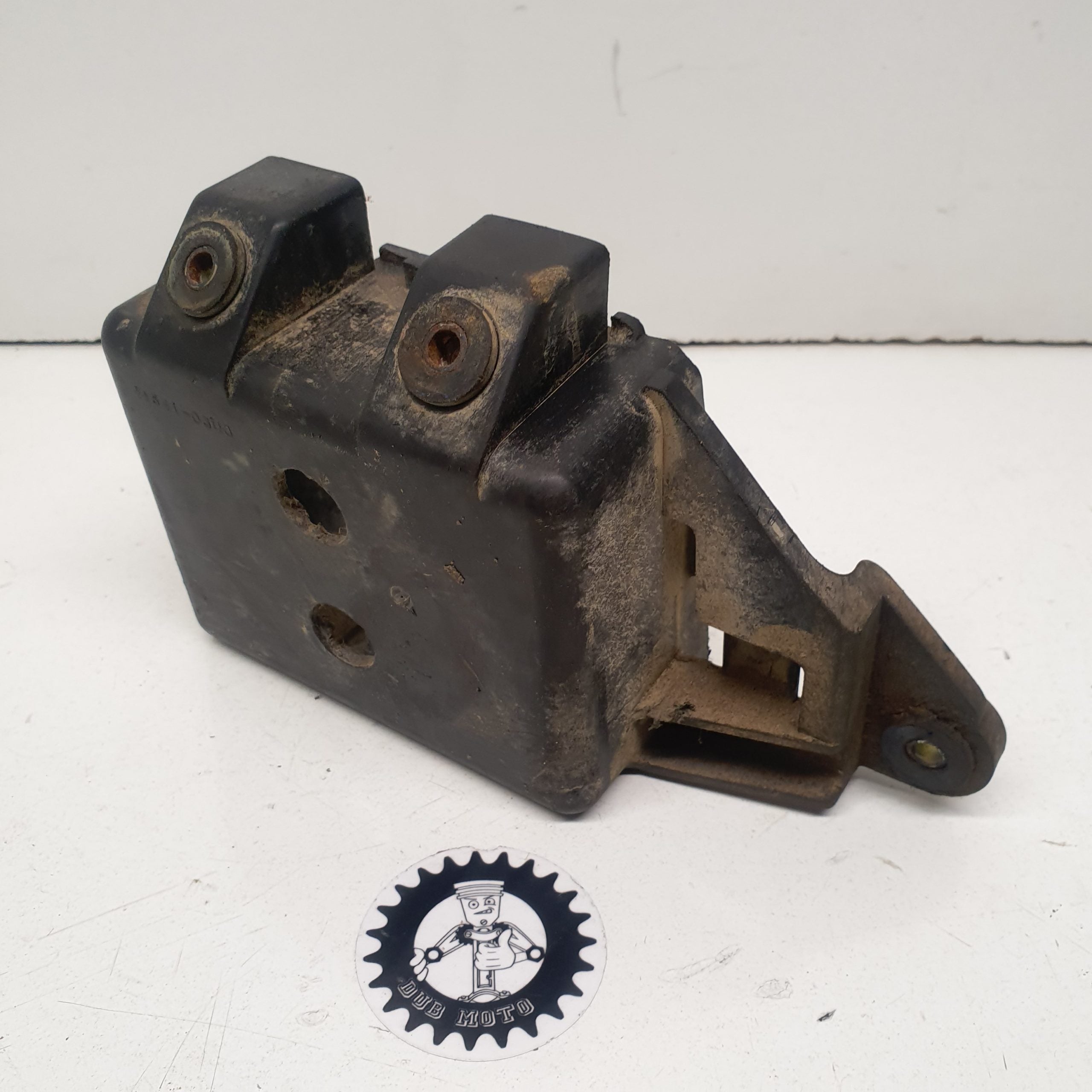 plastique batterie suzuki 125 tsr 1989
