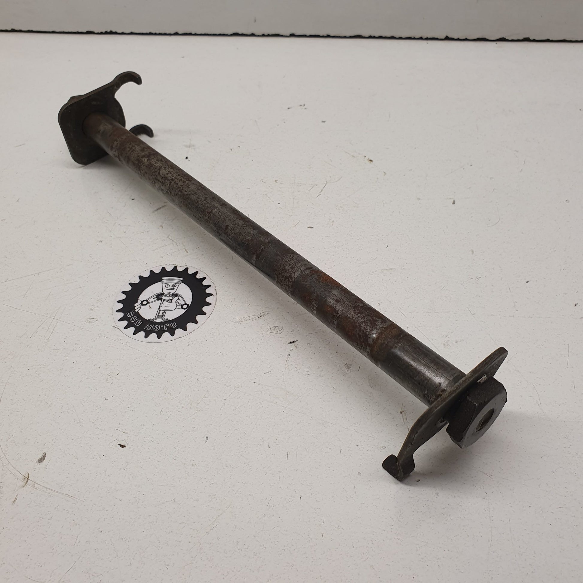 axe roue arrière yamaha 125 yz 43M 1984-1