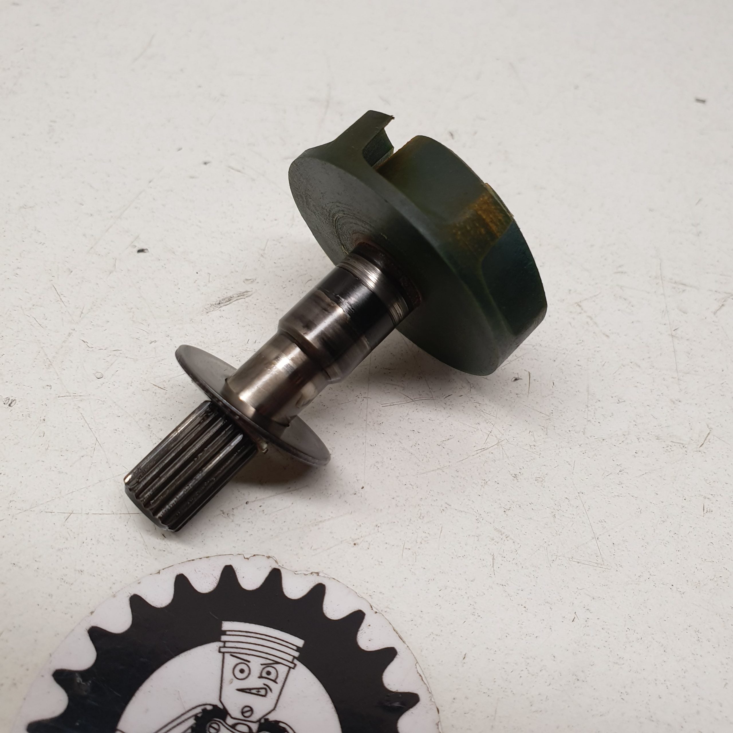 axe pompe a eau yamaha 125 yz 43M 1984