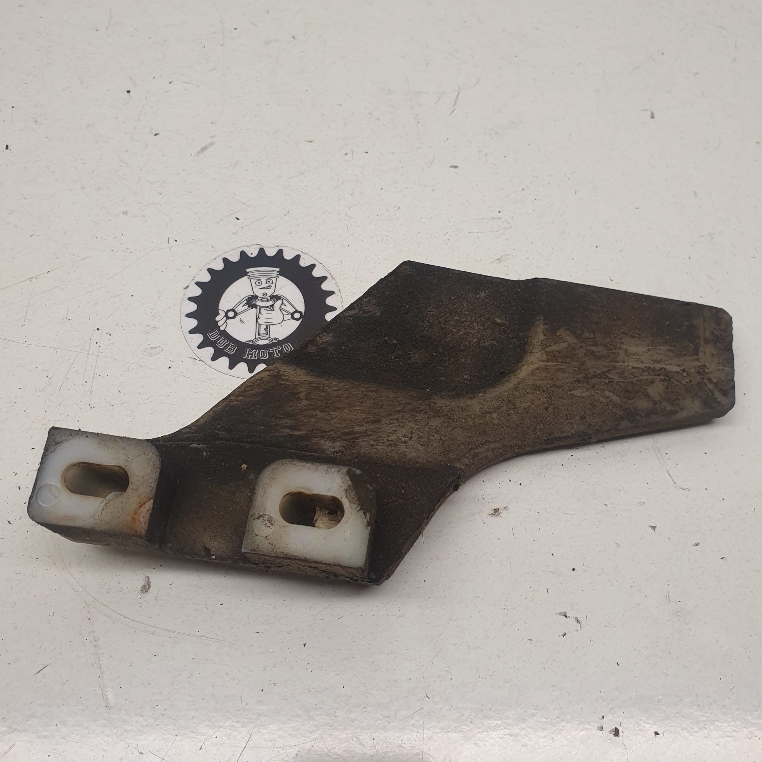 plastique guide chaine kawasaki 125 kmx