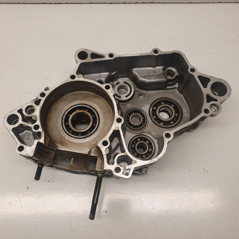 carter moteur gauche kawasaki 125 kmx 1988-4