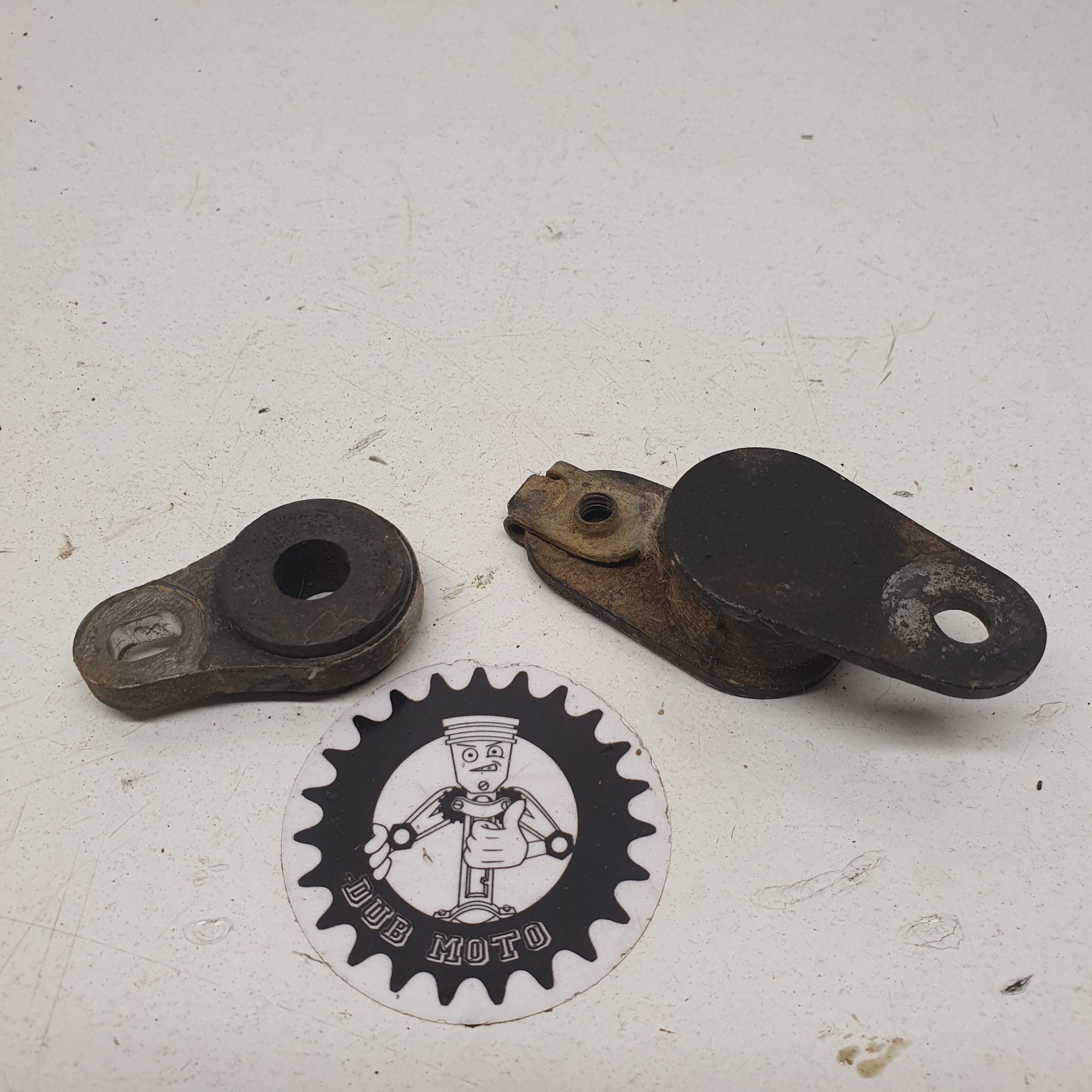 fixation échappement honda 125 cr 1992