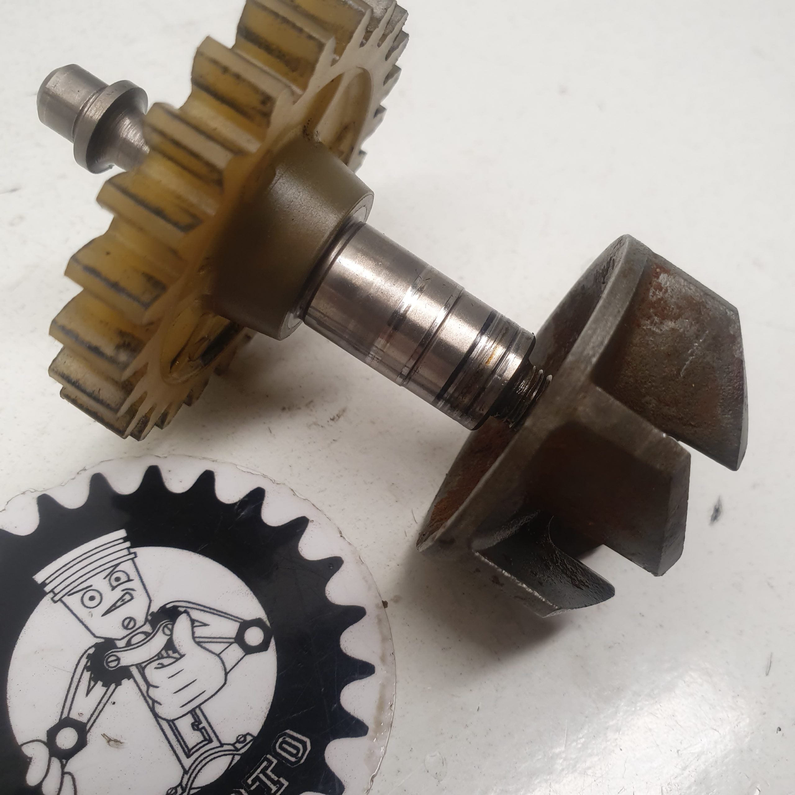 axe pompe a eau honda 125 cr 1992