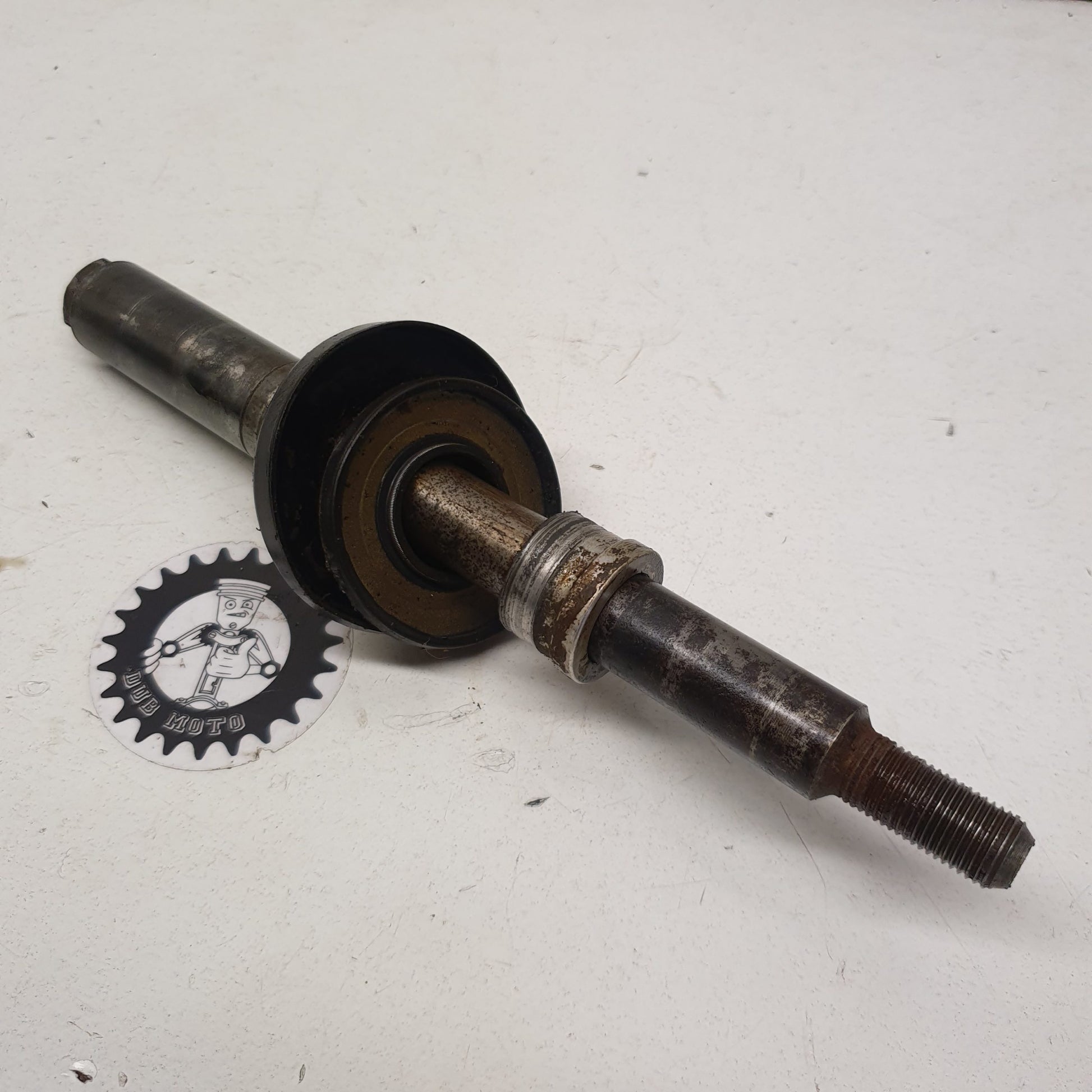 axe roue avant honda 125 cr 1985-1