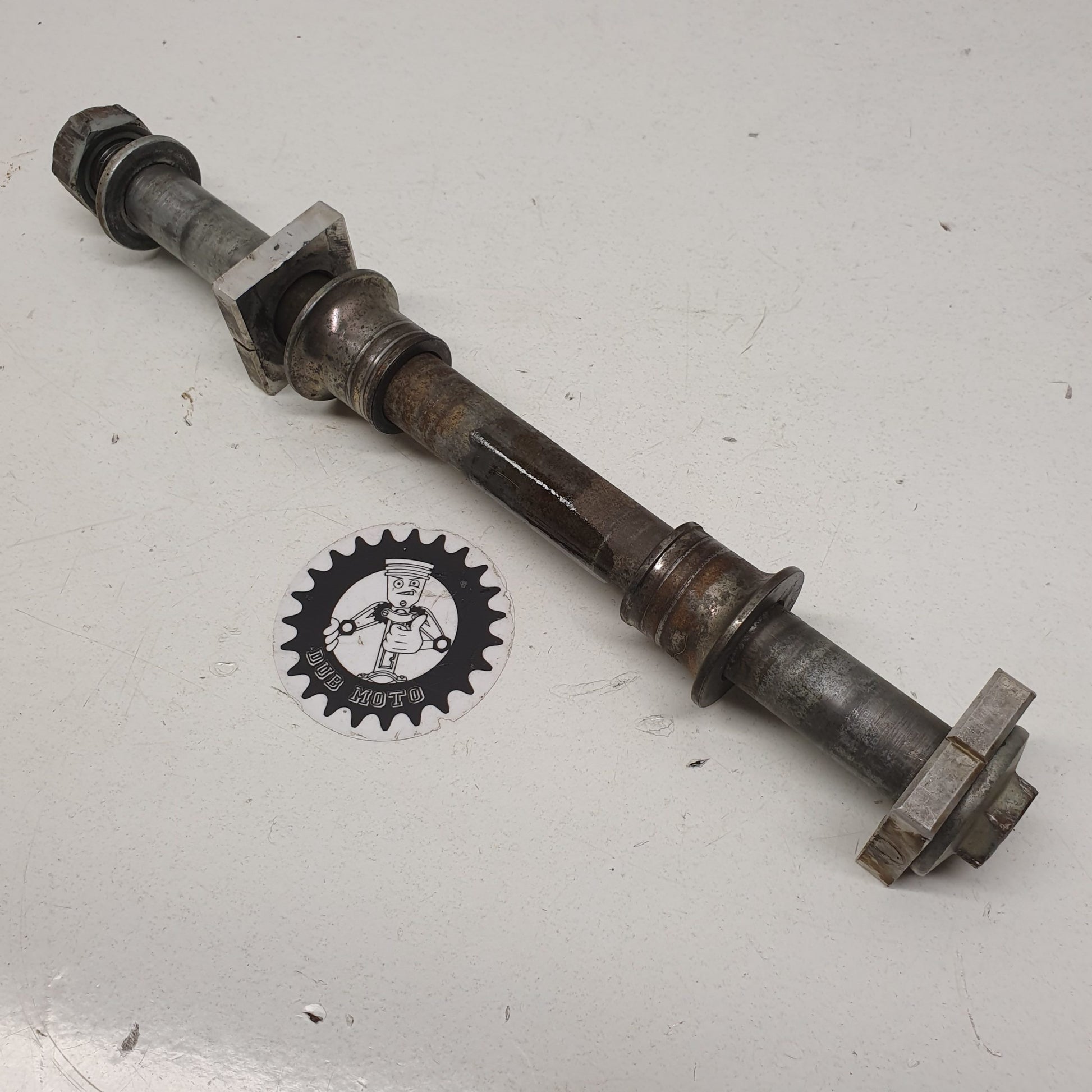 axe roue arrière honda 150 crf 2009-1