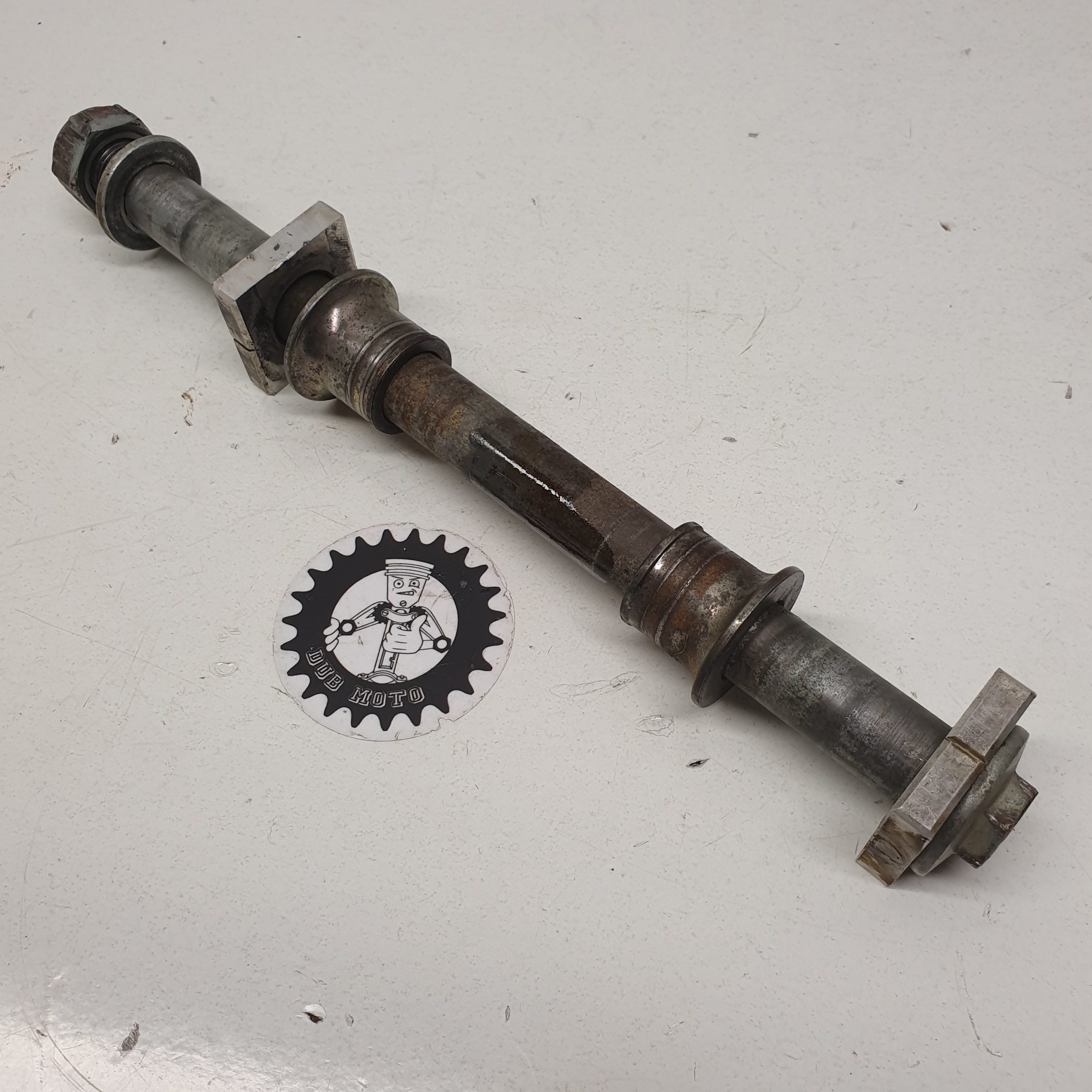 axe roue arrière honda 150 crf 2009