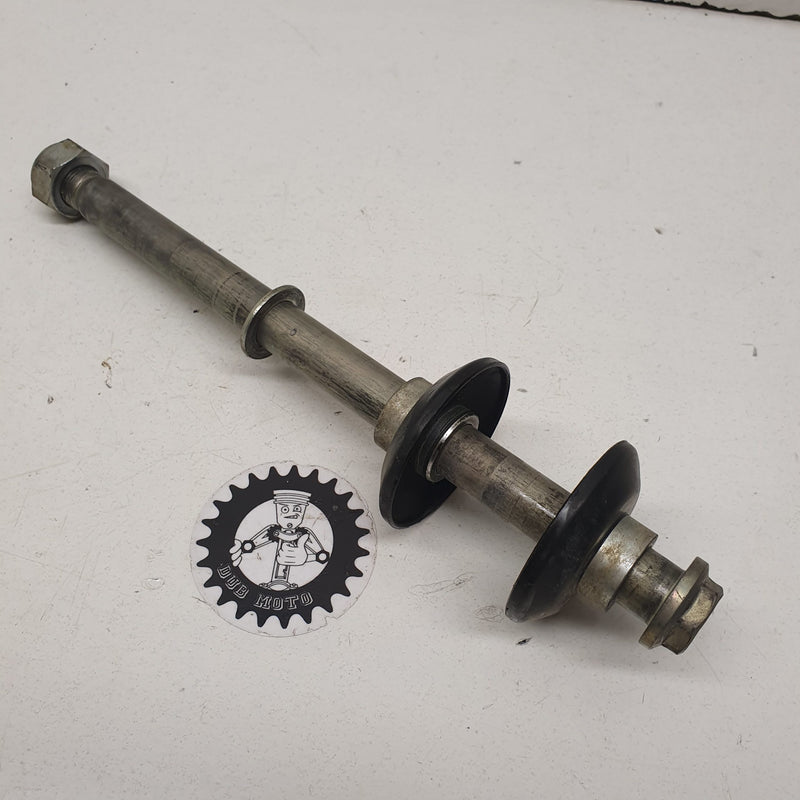 axe roue avant honda 150 crf 2009-1