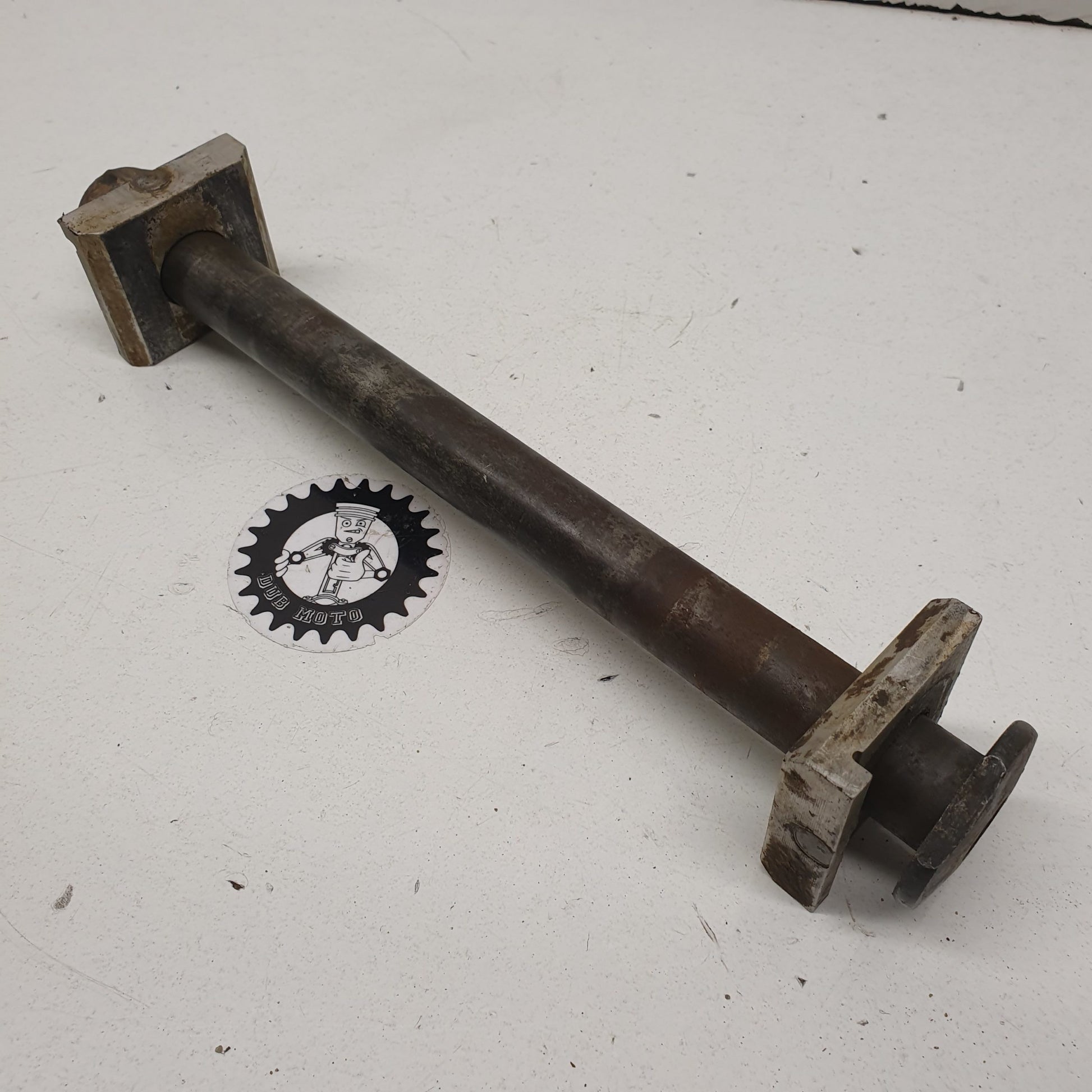 axe roue arrire honda 125 cr 1994-1