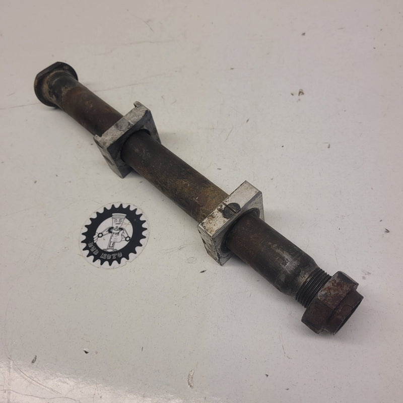 axe de roue arrière honda 250 cr 2000-1