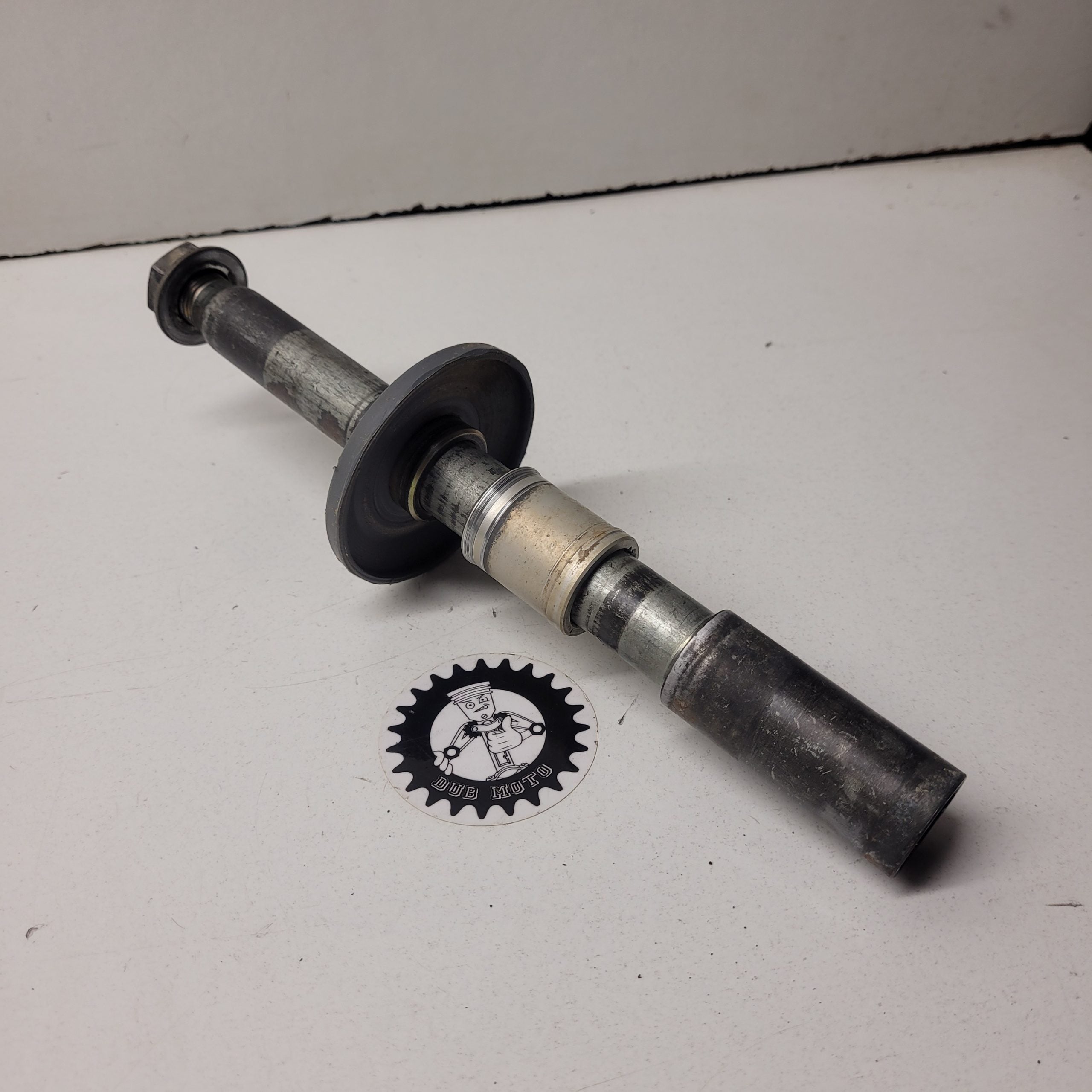 axe roue avant honda 125 cr 2000