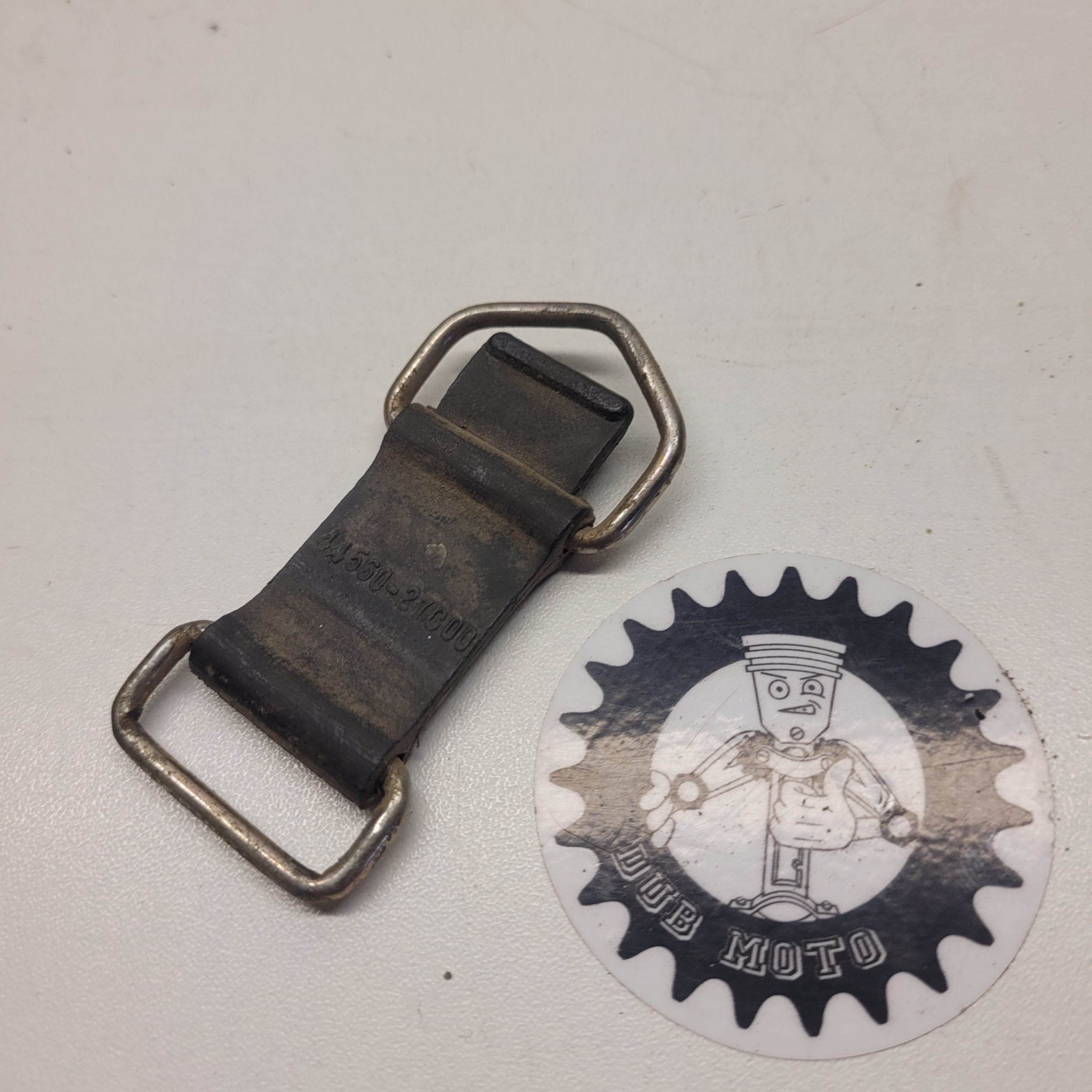 fixation réservoir suzuki 125 rm 1990