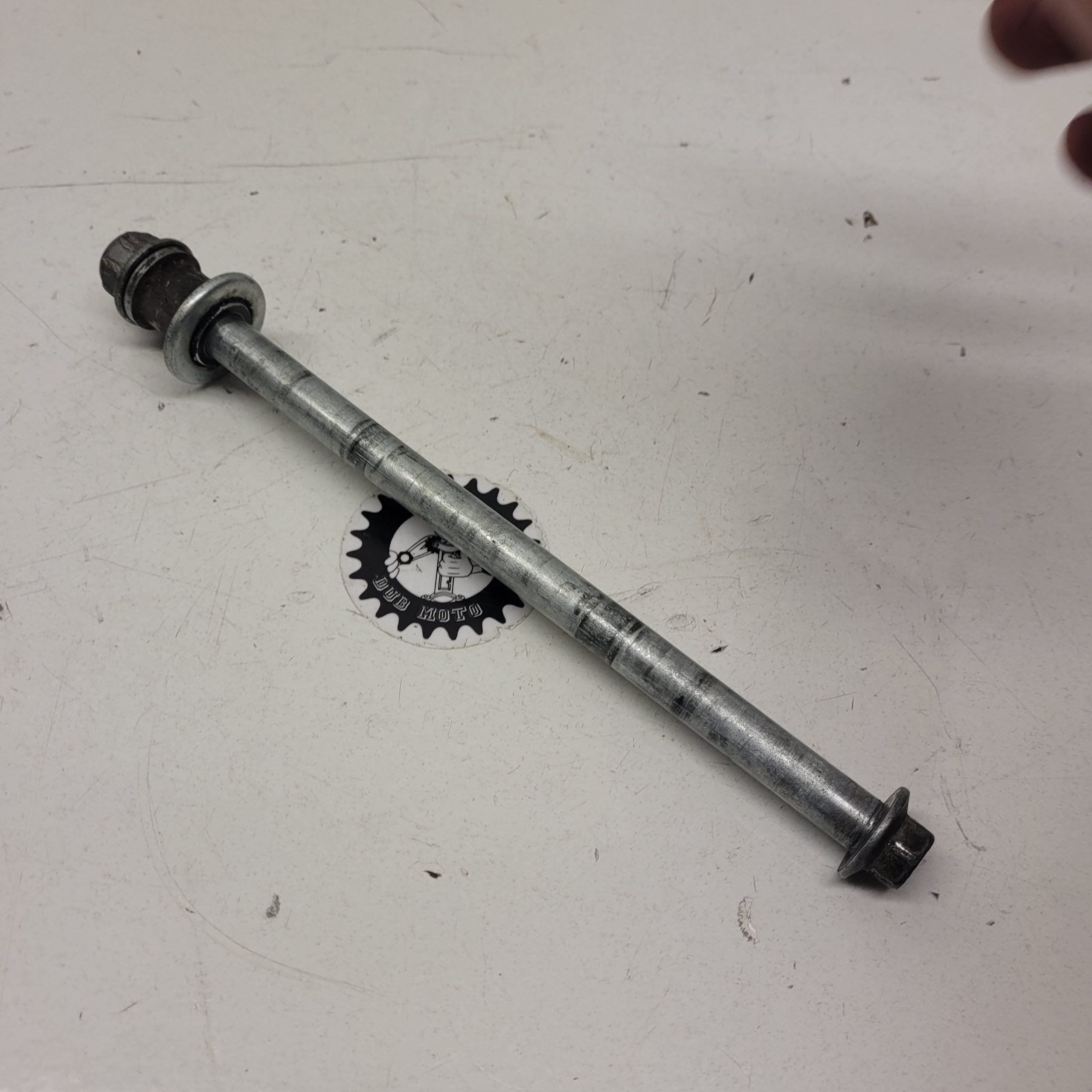 axe roue avant suzuki ts 250 x 1986