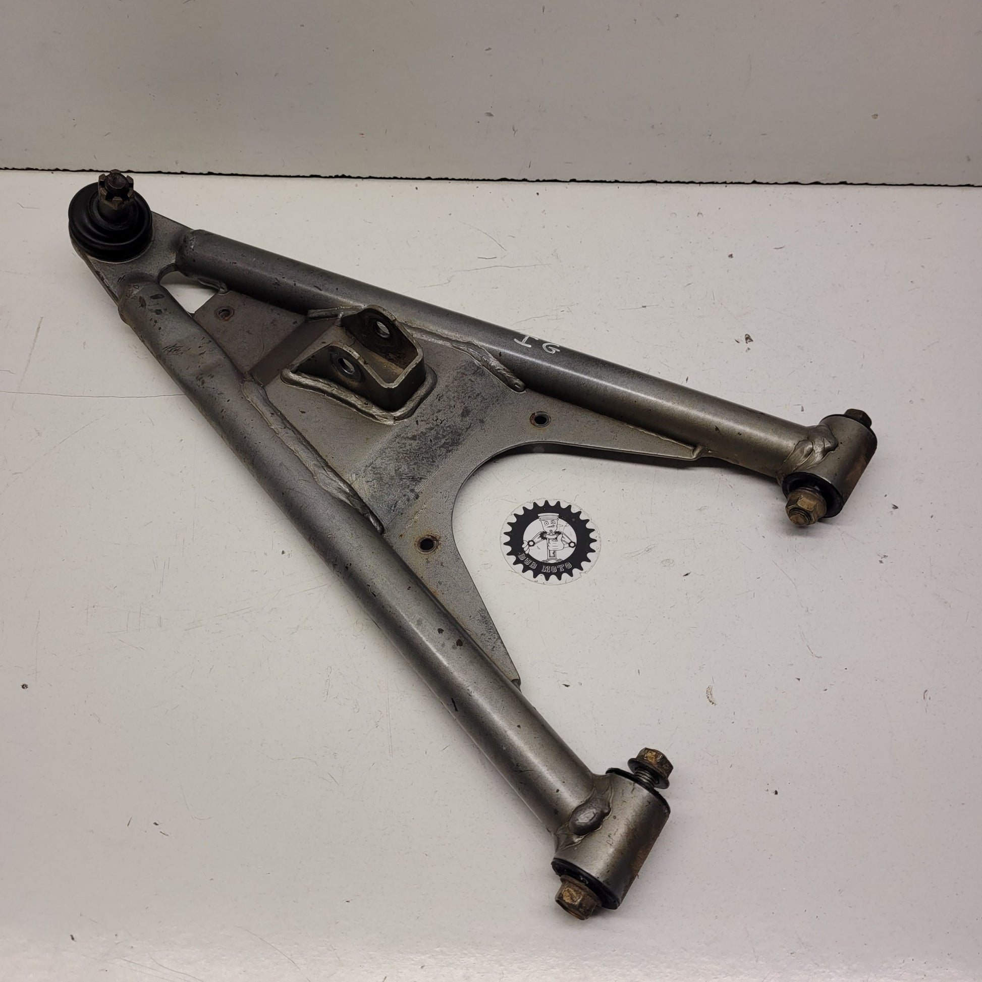 triangle inférieur gauche kawasaki 700 kfx-1
