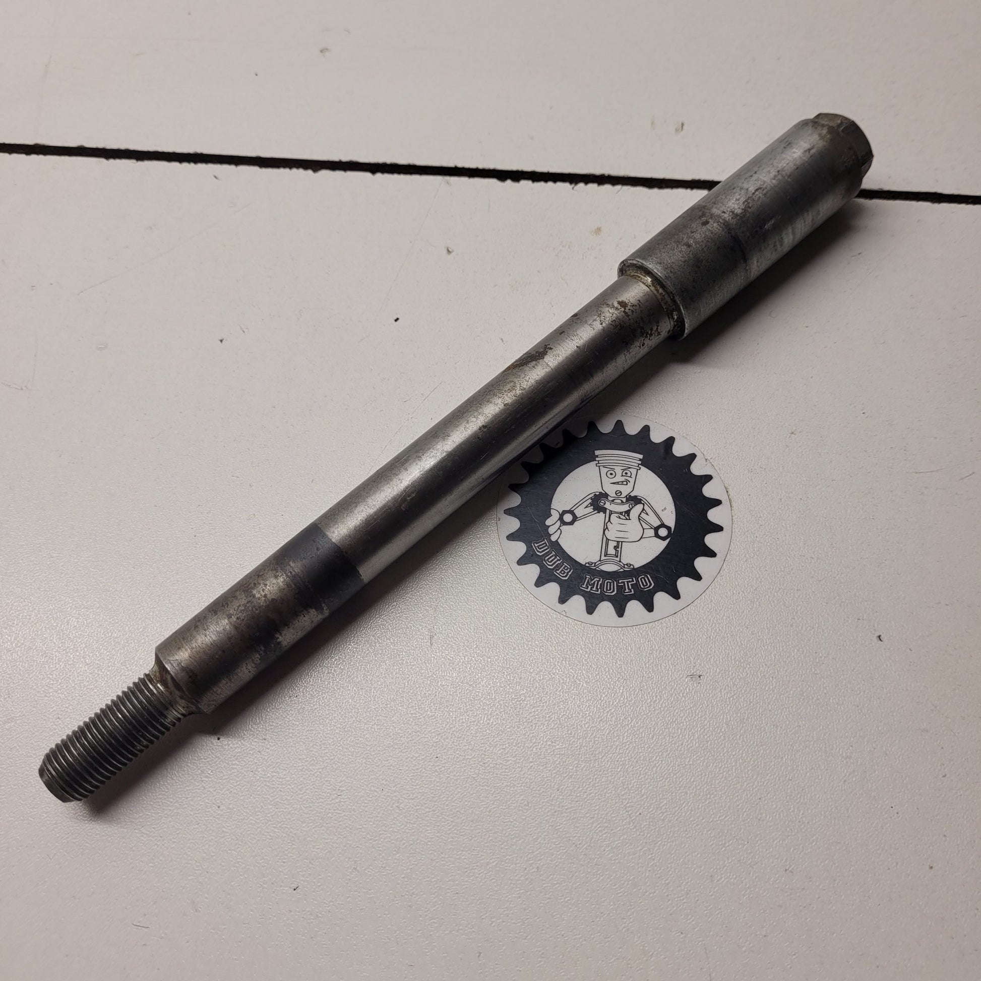 axe roue avant honda 250 cr 1984-1