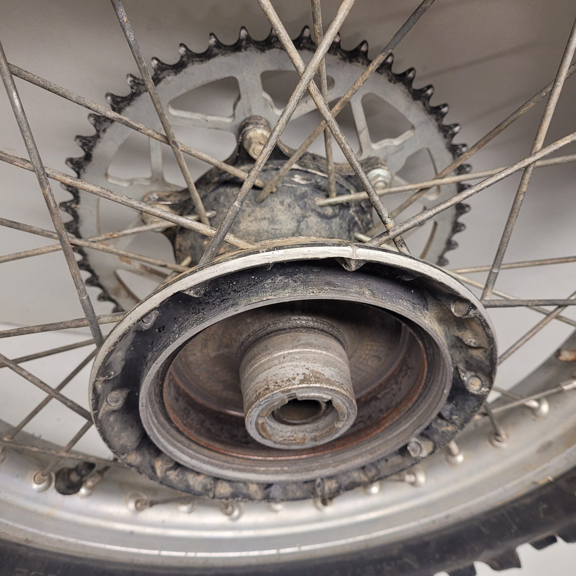 roue arrière honda 250 cr 1984-3