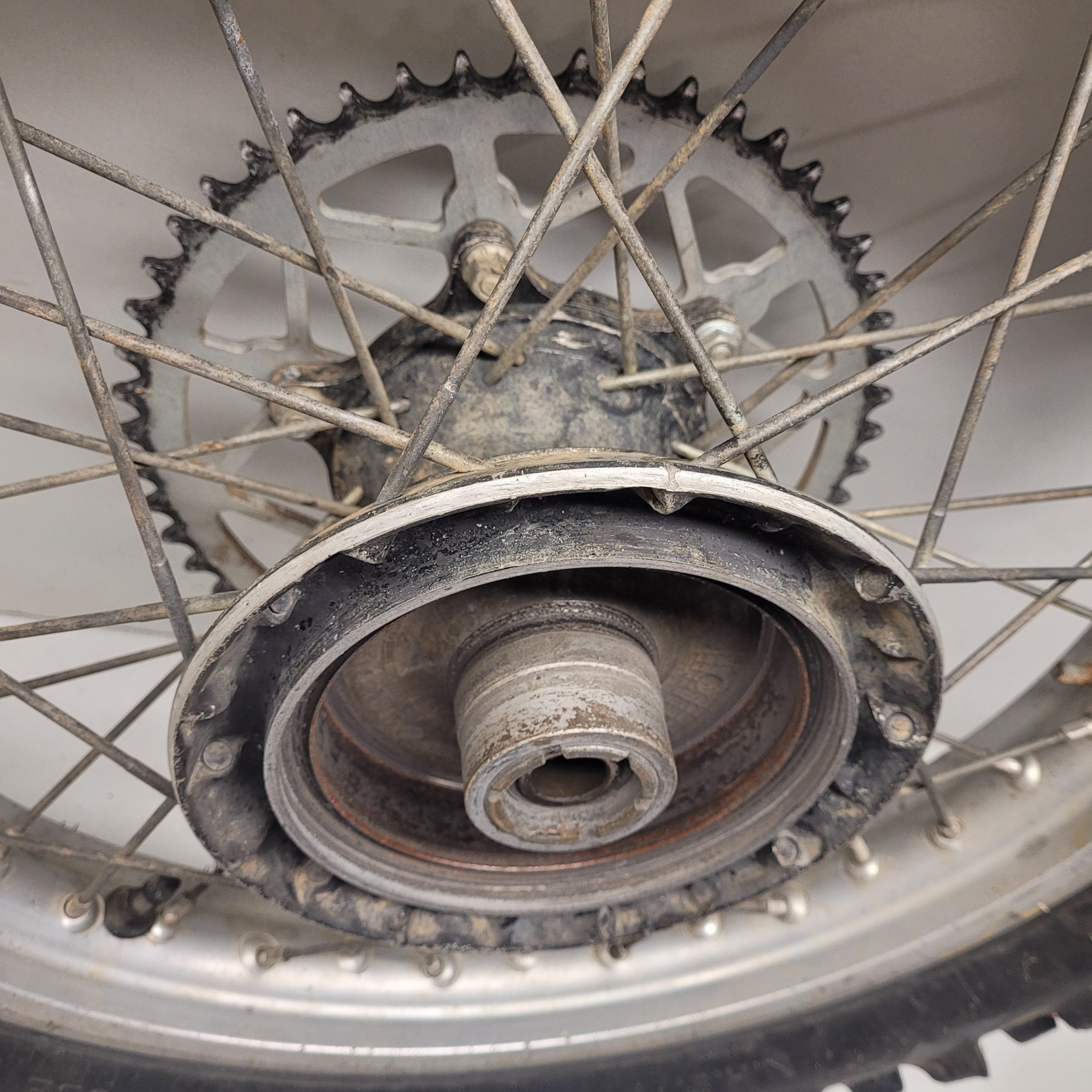 roue arrière honda 250 cr 1984-3