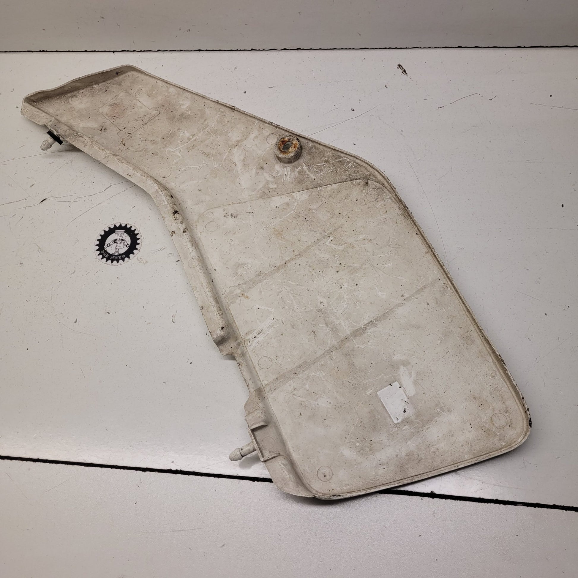 flanc plastique suzuki 600 dr-2