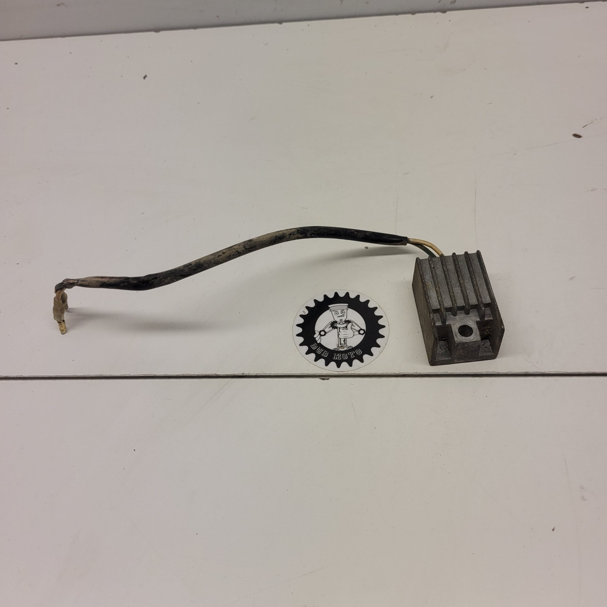 regulateur honda 250 xlr