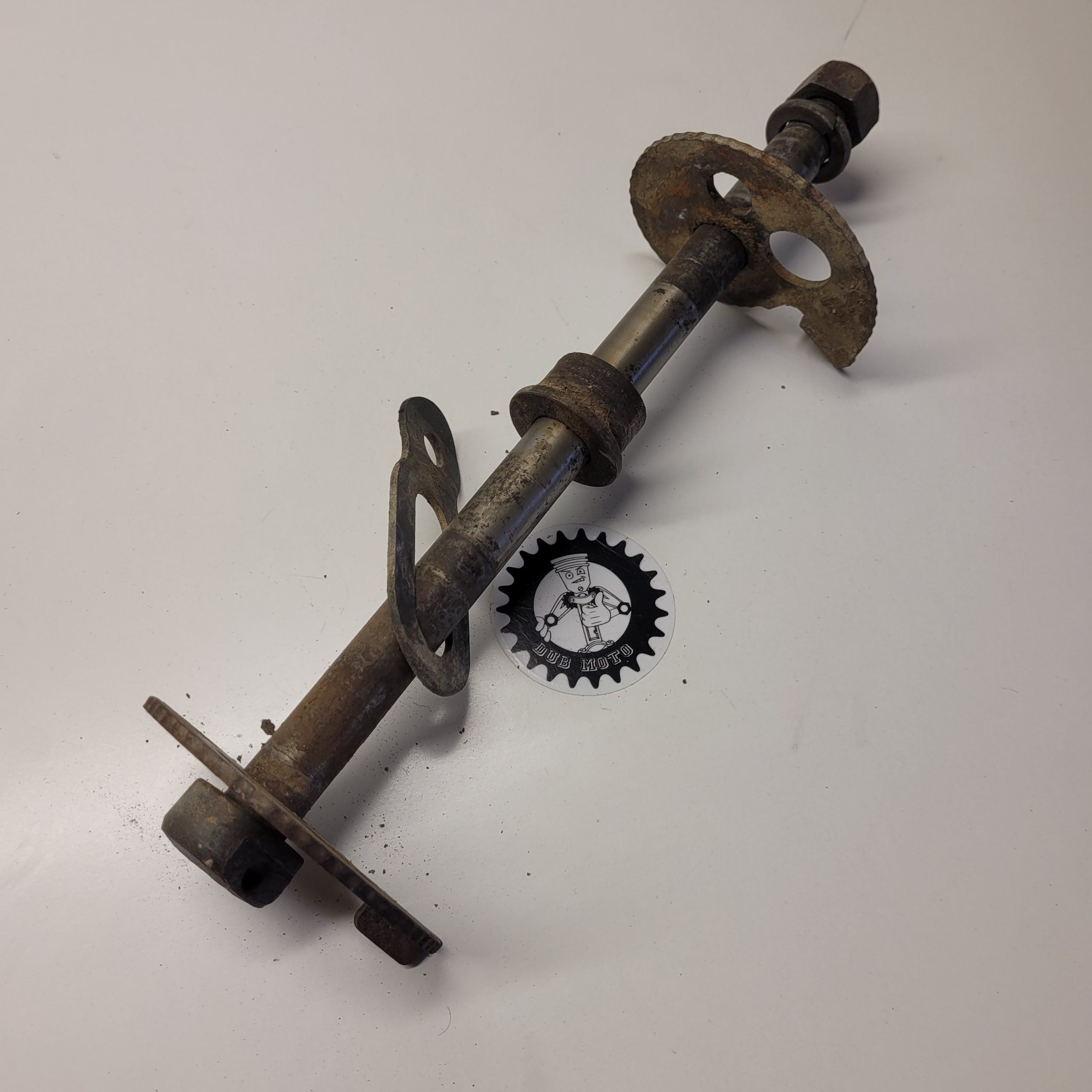 axe roue arriere honda 250 xlr