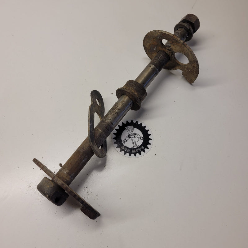 axe roue arriere honda 250 xlr-1