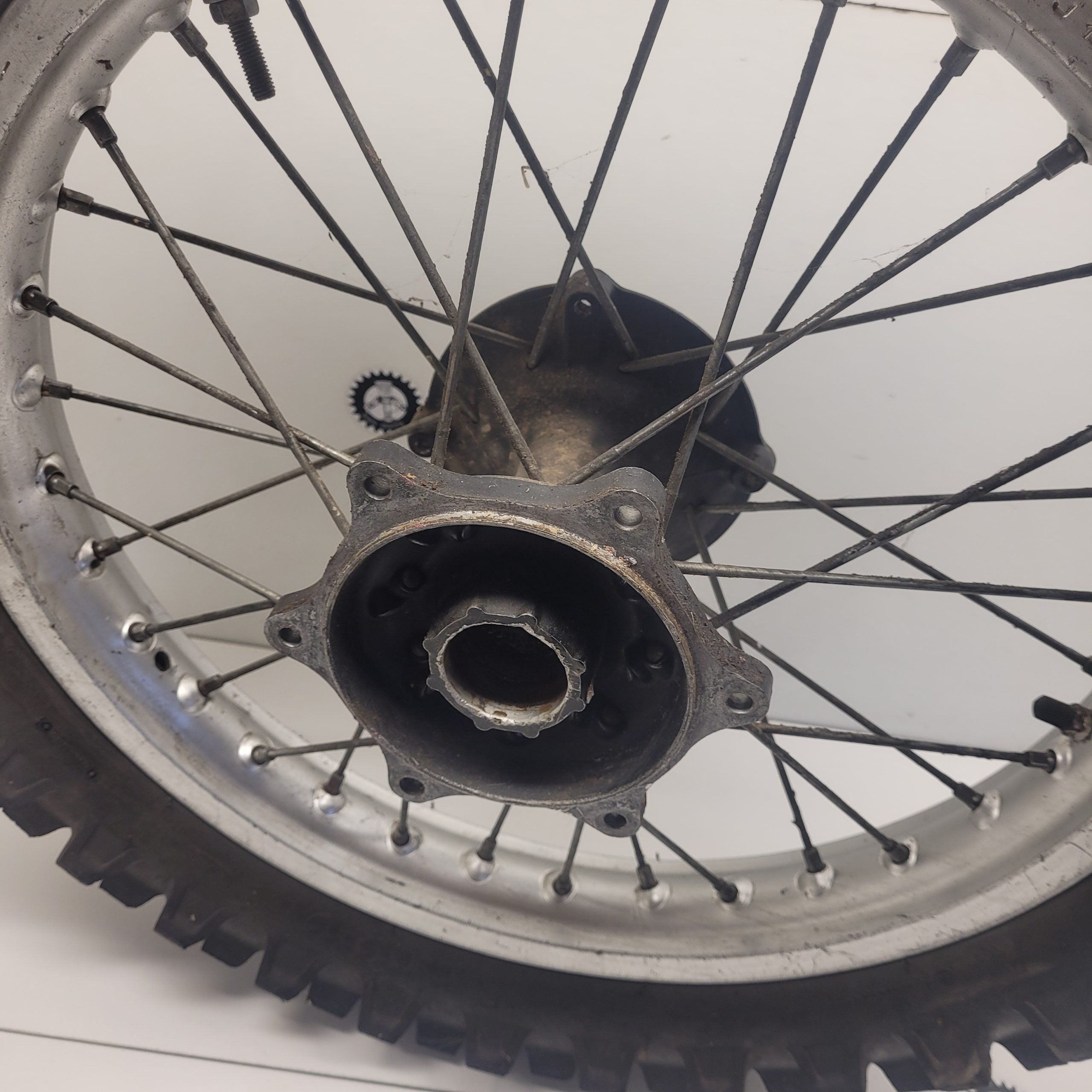 roue arrière en l'état honda 250 cr 1994
