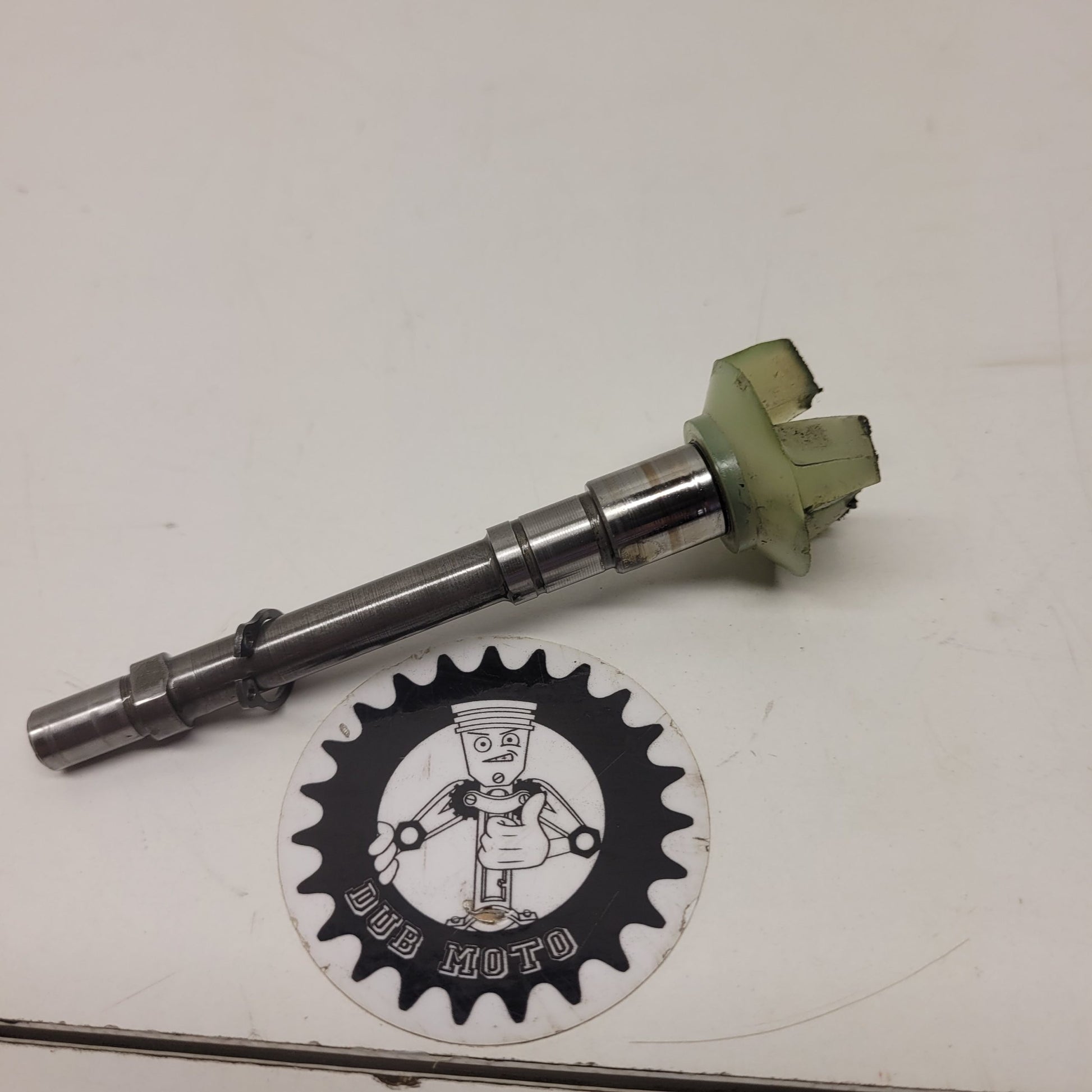 axe de pompe a eau suzuki 125 rm 1998-1