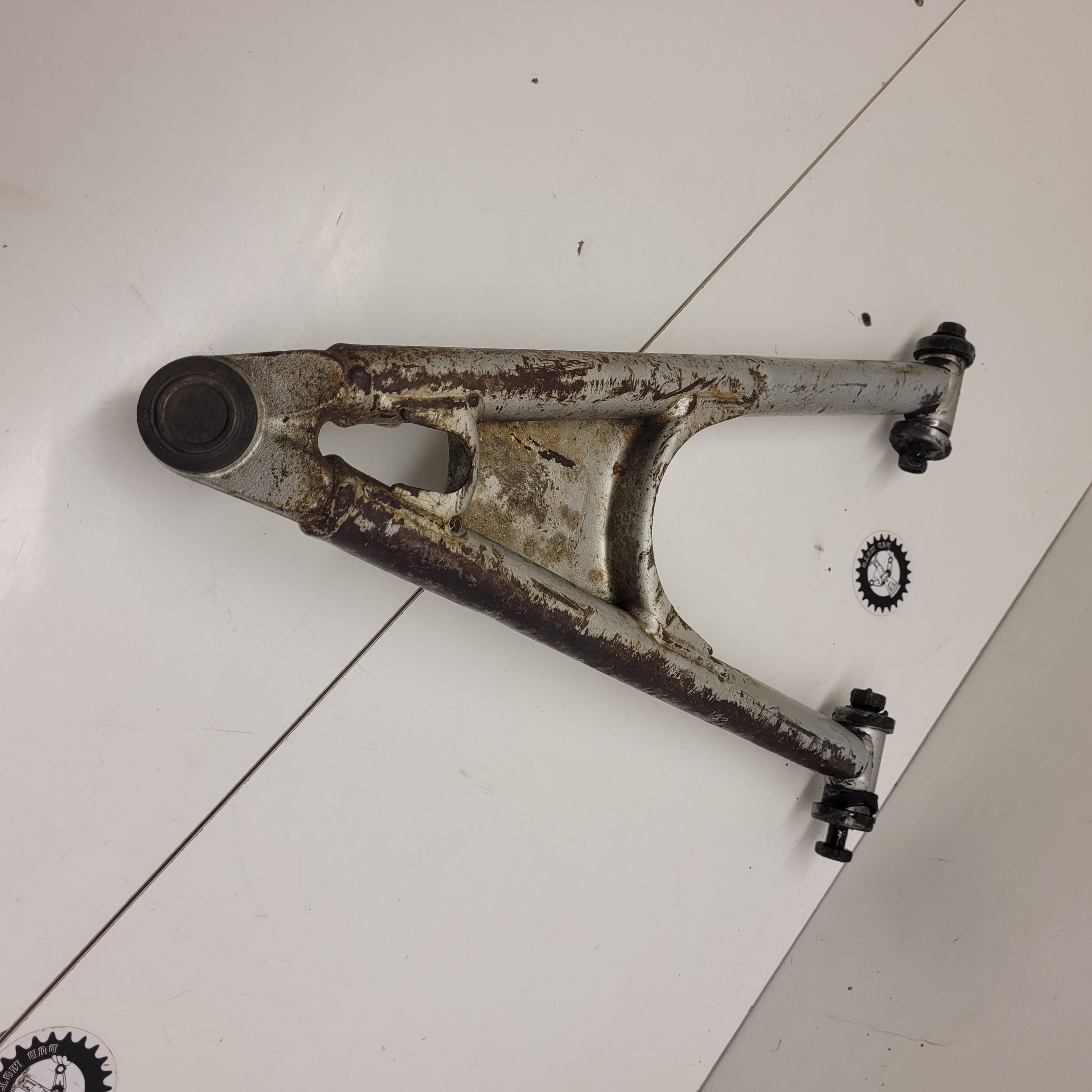 triangle inférieur gauche yamaha 660 raptor