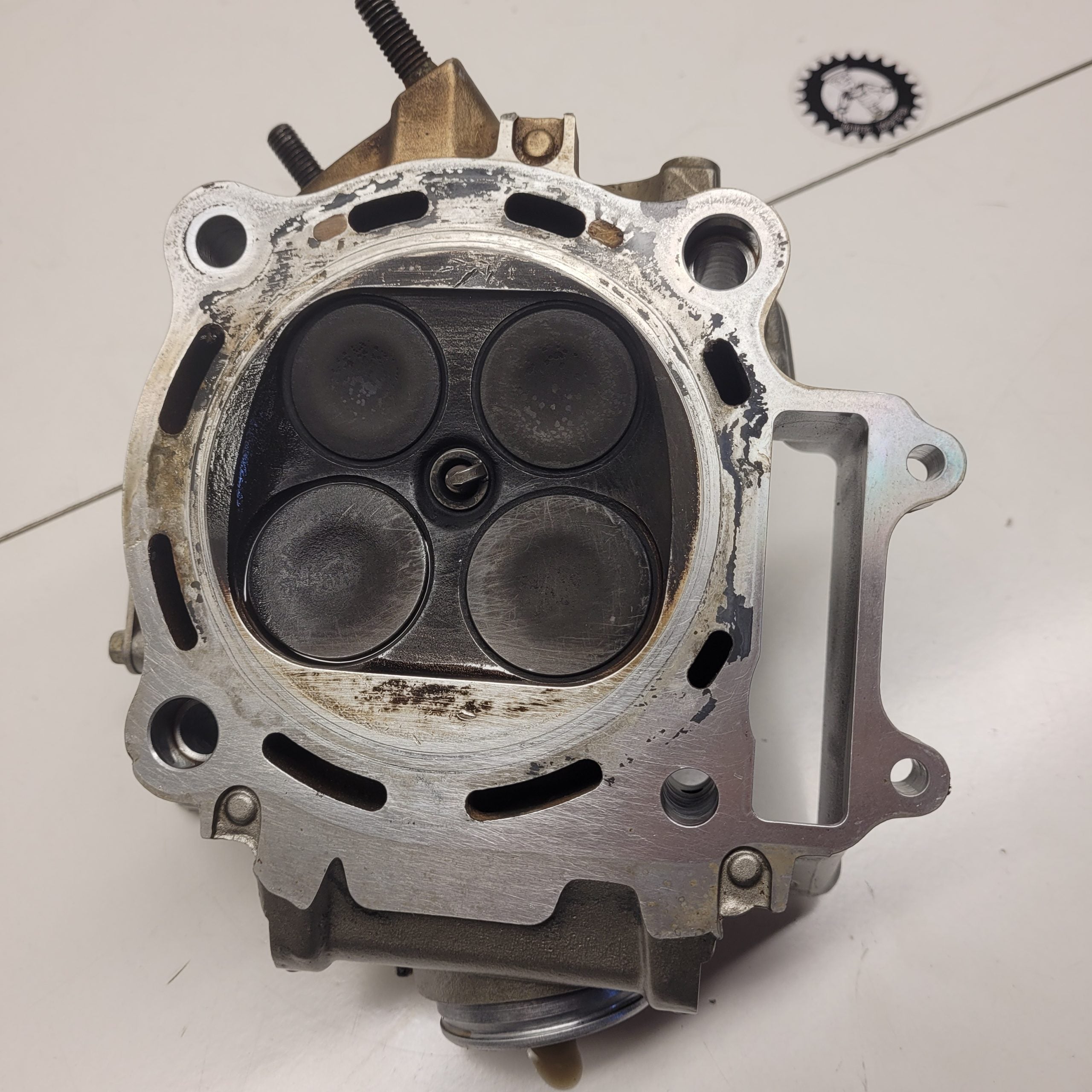 culasse manque 3 demis lune honda 450 crf 2002-3
