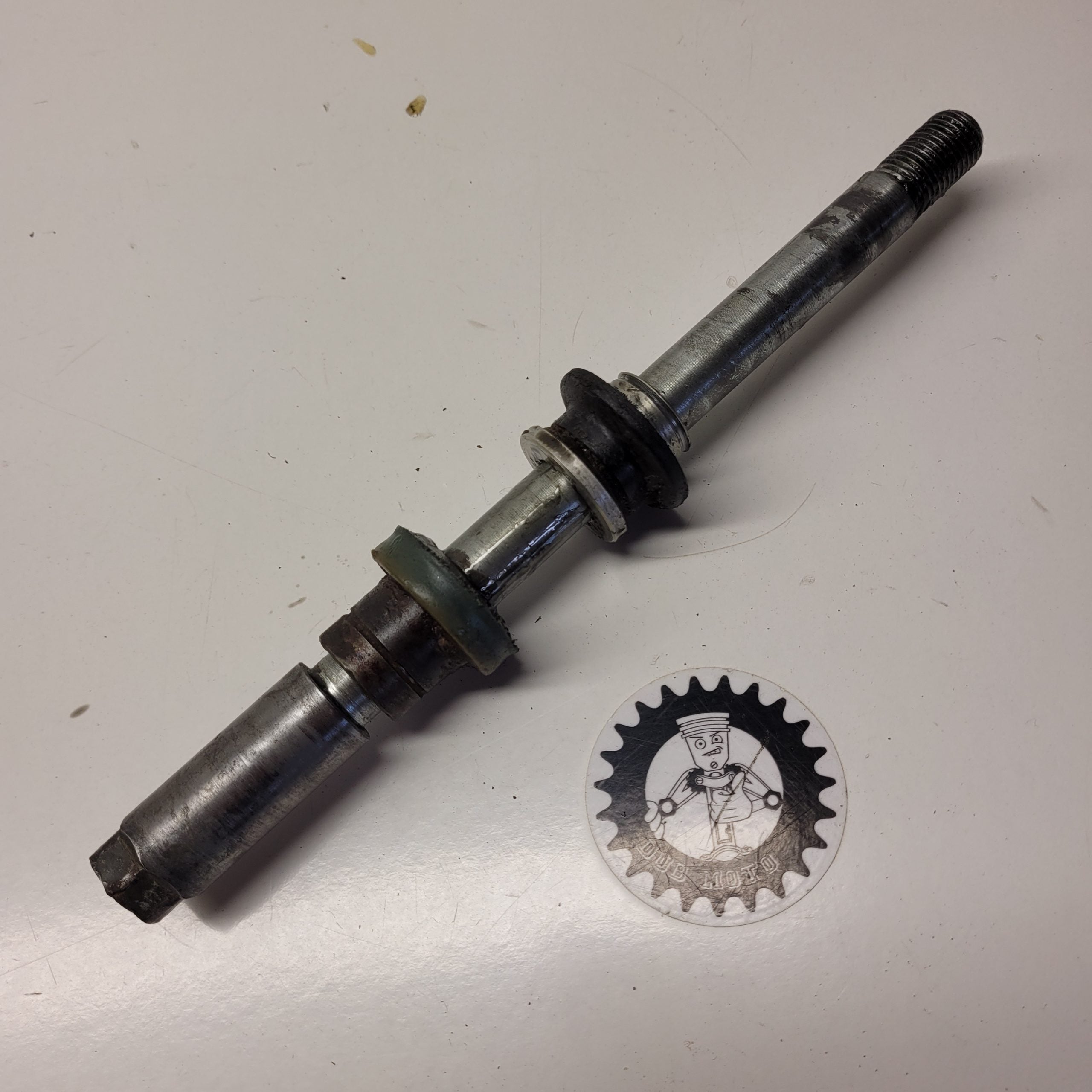 axe roue avant yamaha 250 yz 2001
