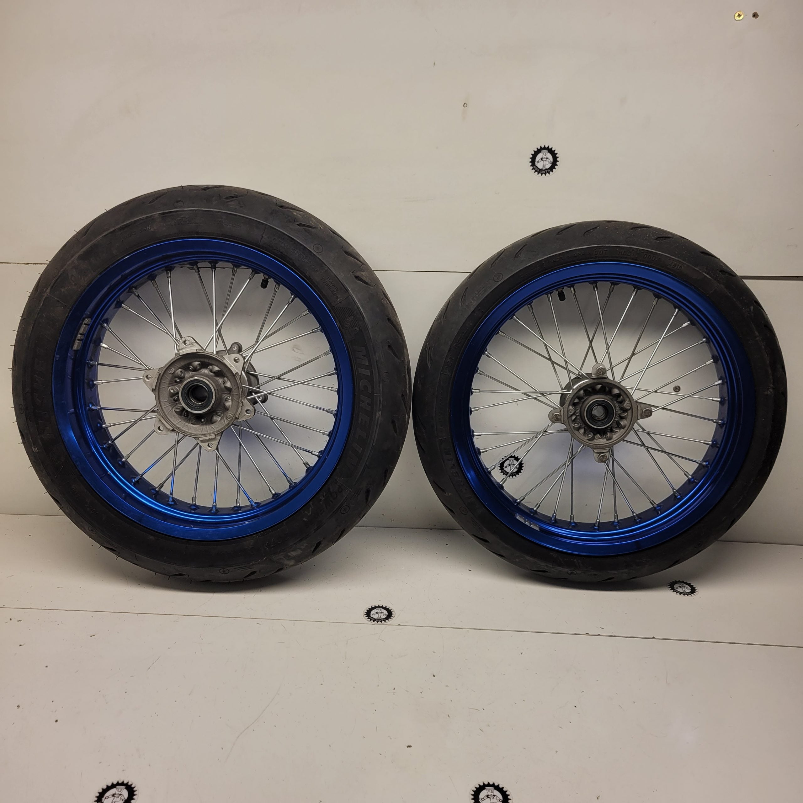 roue super motard husqvarna pneu neuf