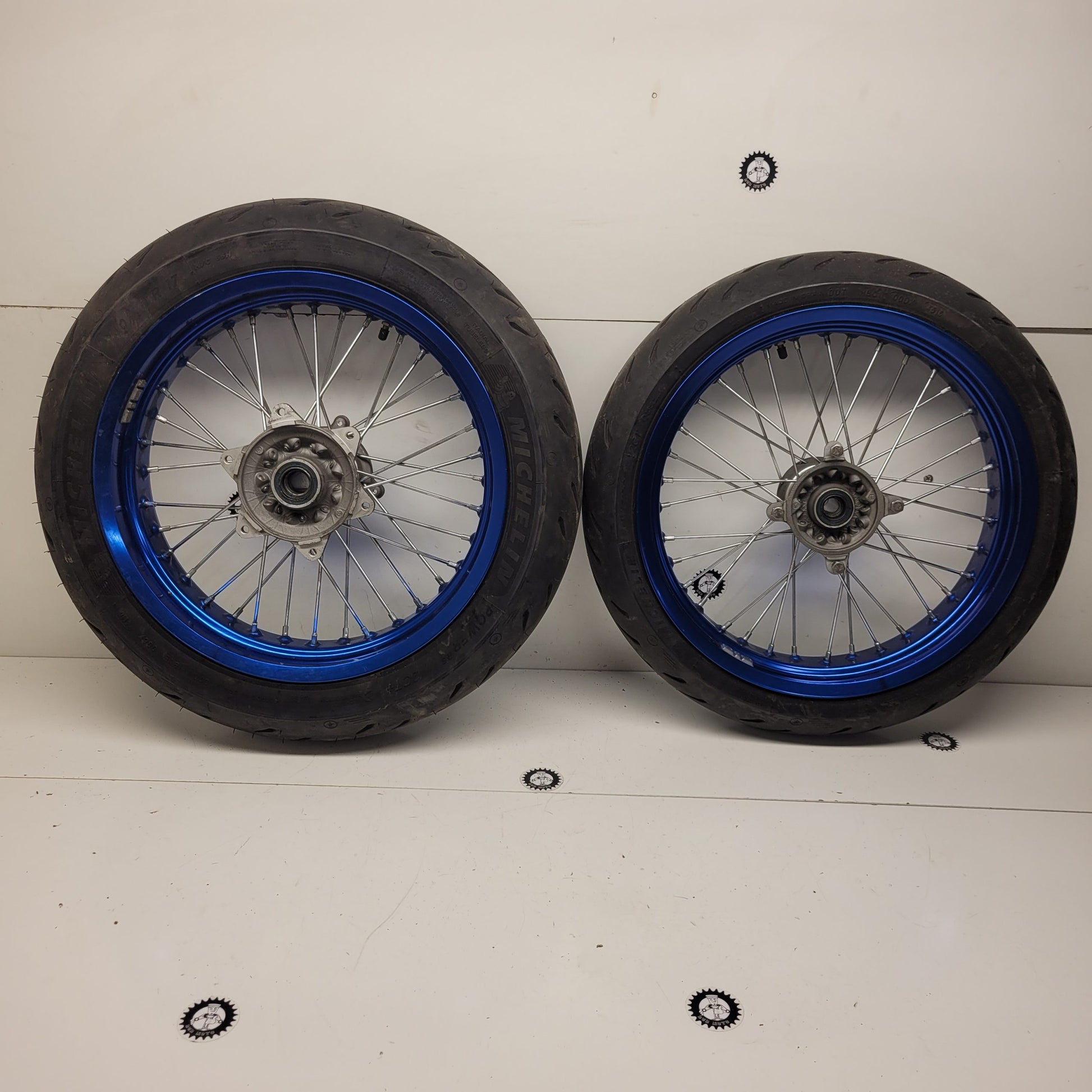 roue super motard husqvarna pneu neuf-1