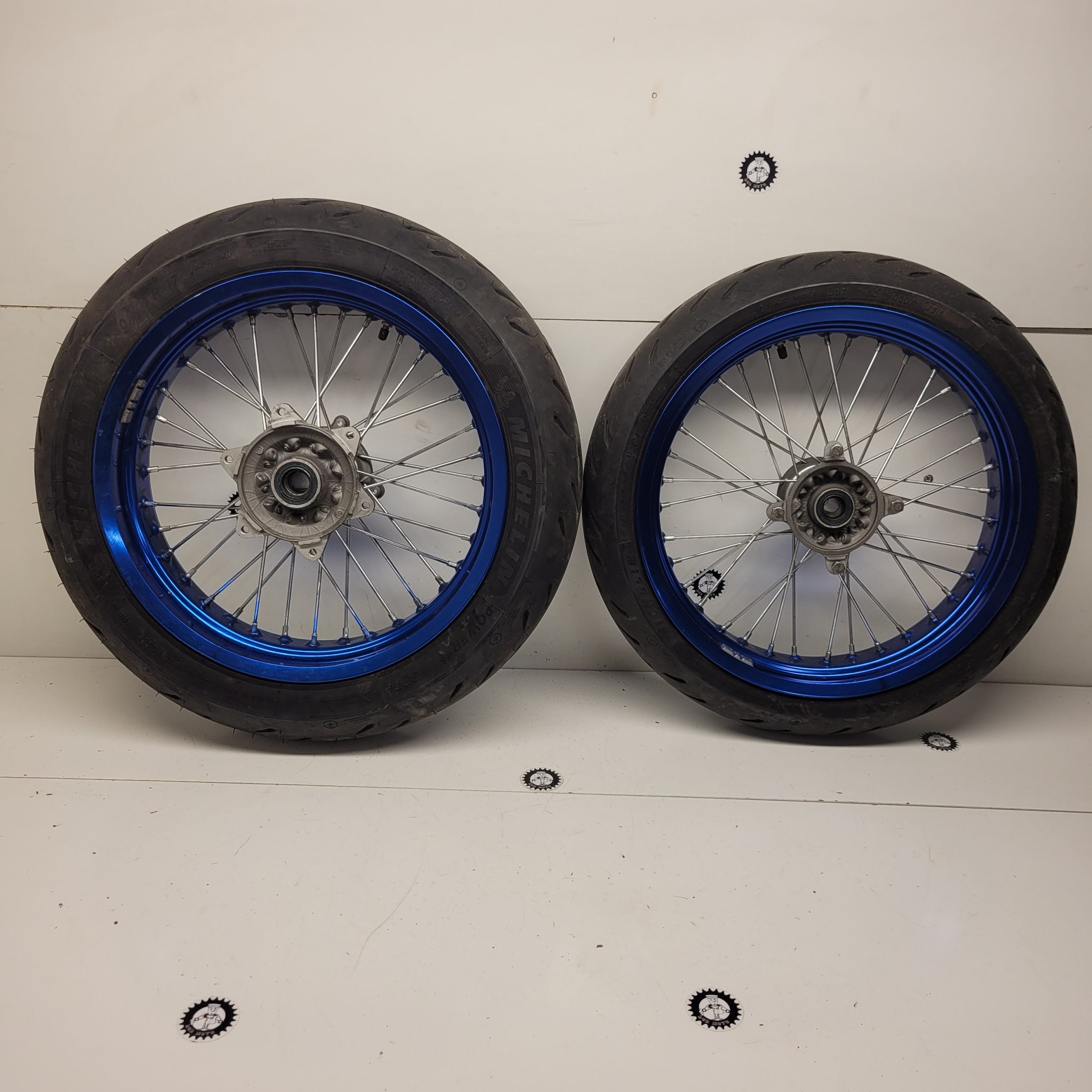 roue super motard husqvarna pneu neuf