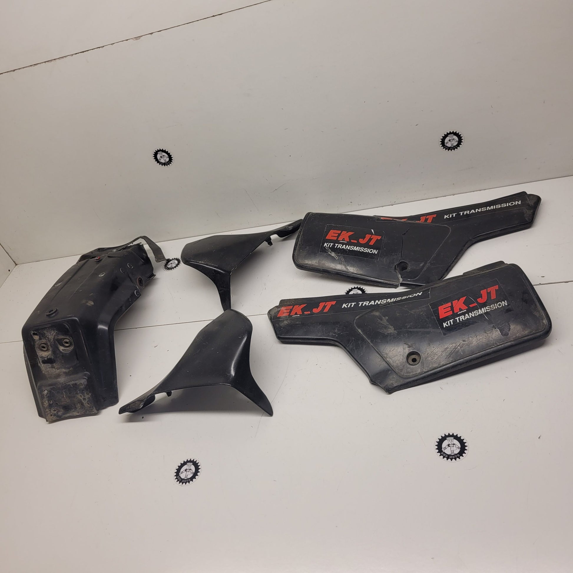 plastiques en l'état honda 600 xlr-1