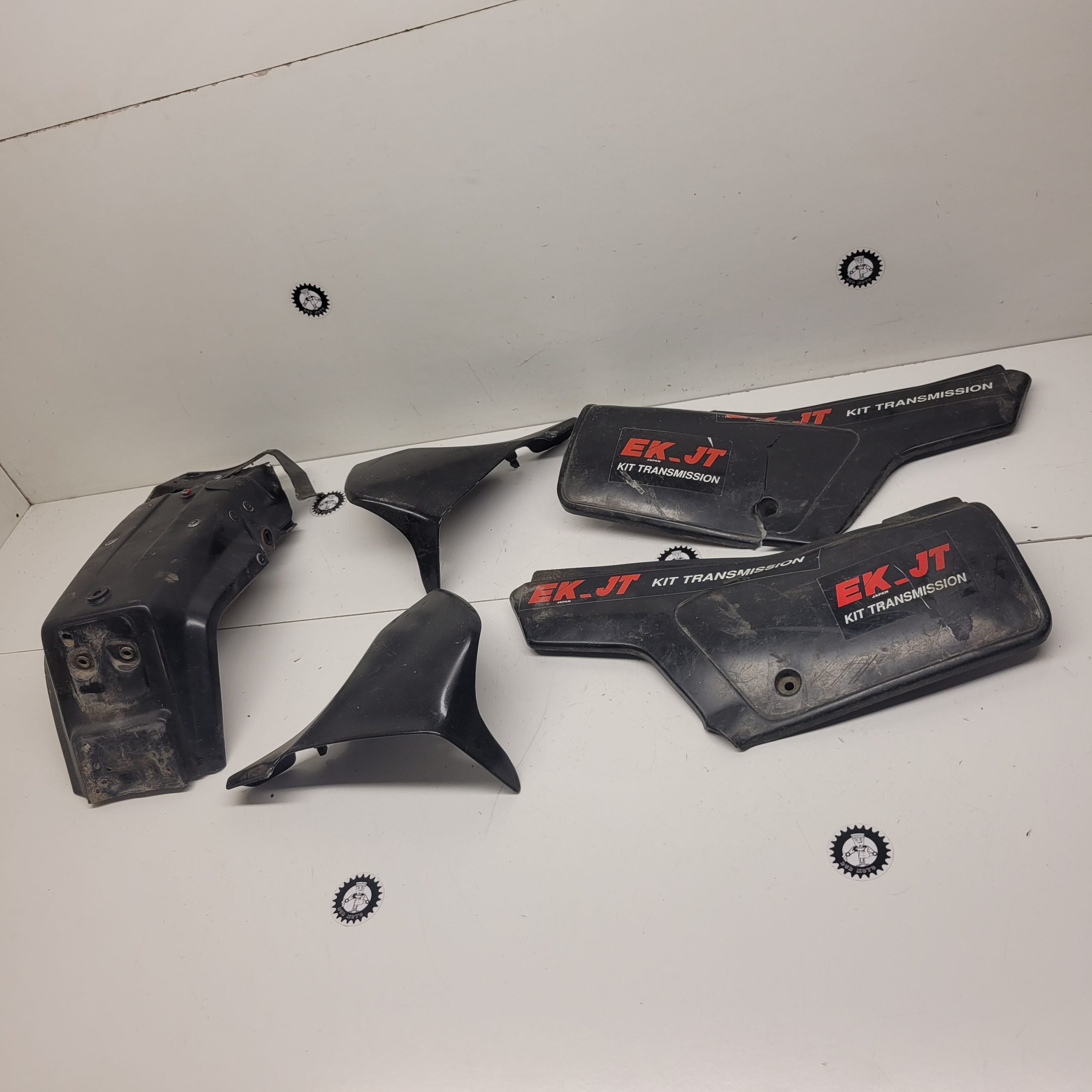 plastiques en l'état honda 600 xlr