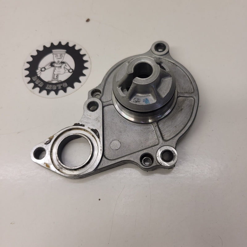 carter support pompe a eau suzuki 400 ltz carbu-1