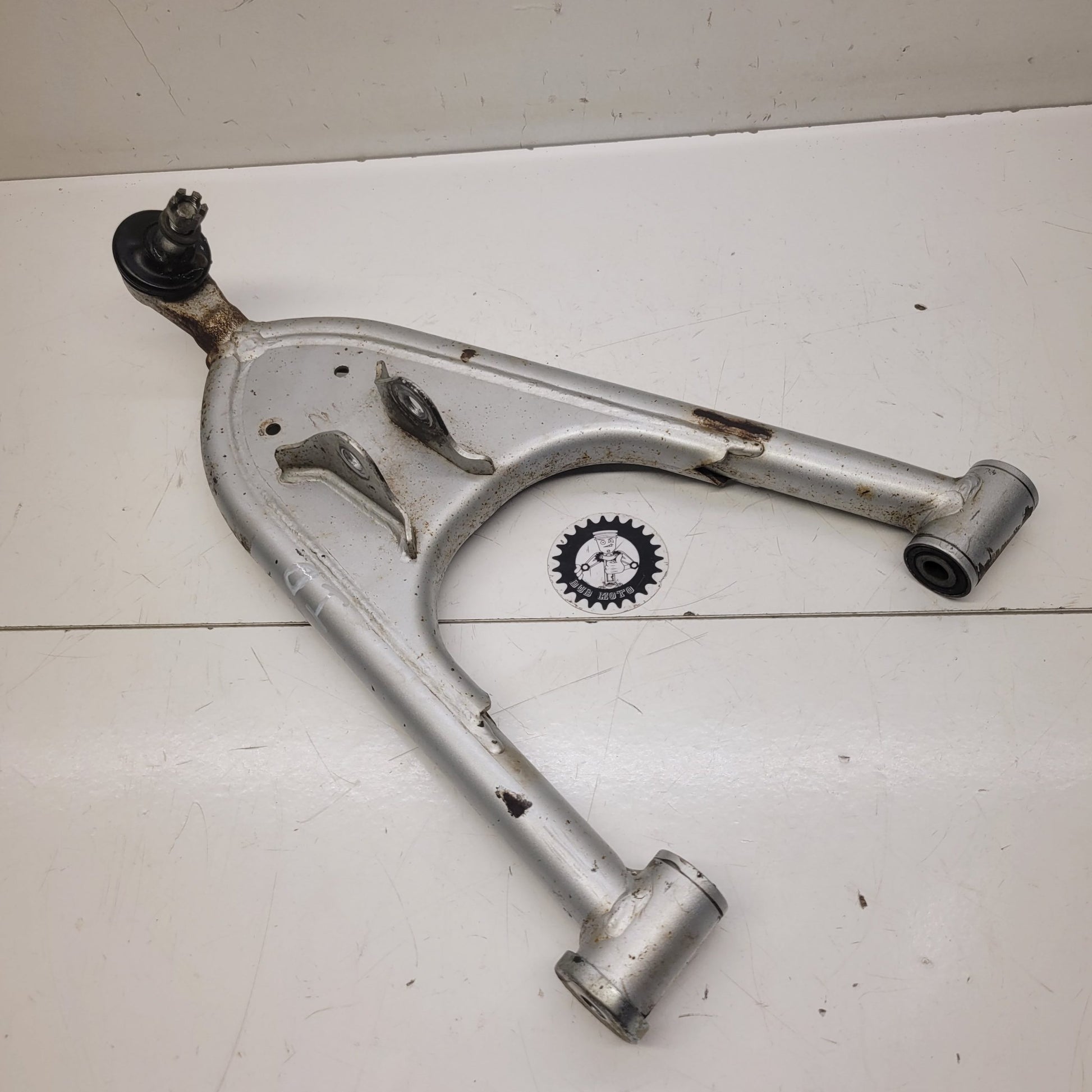 triangle inferieur droit suzuki 400 ltz-1