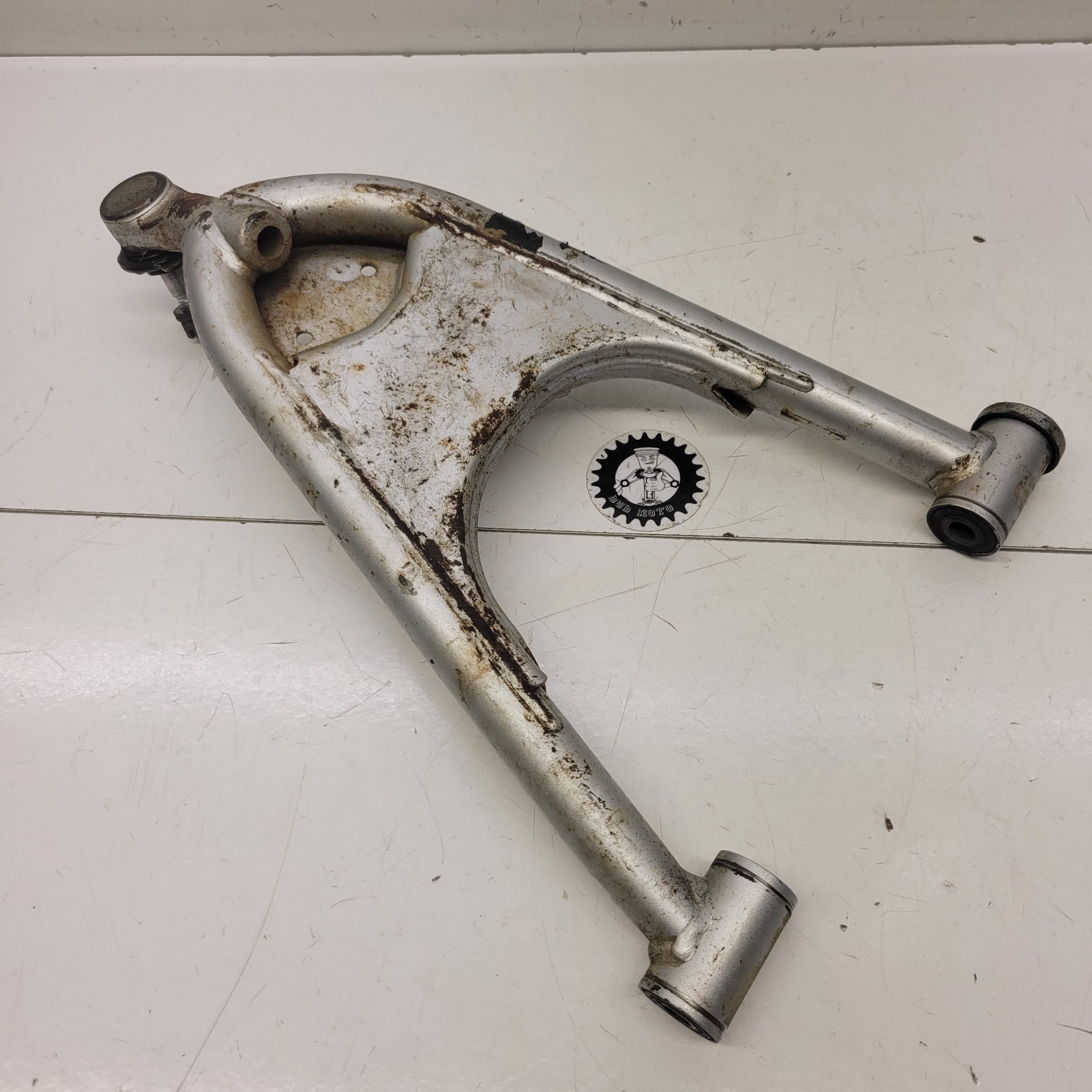 triangle inferieur droit suzuki 400 ltz