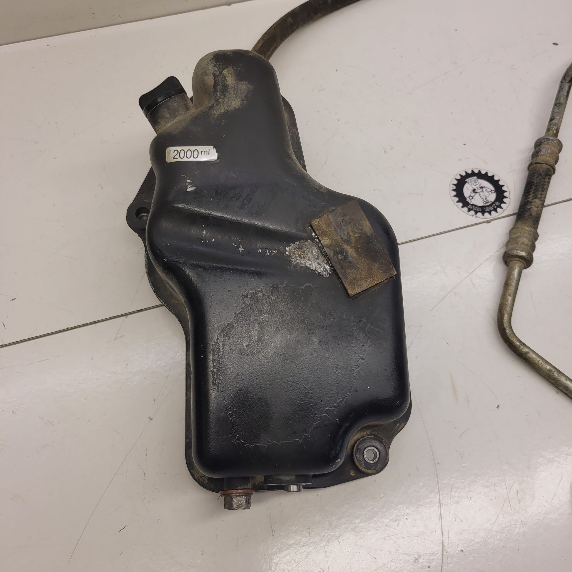 réservoir d'huile suzuki 400 ltz carbu-2