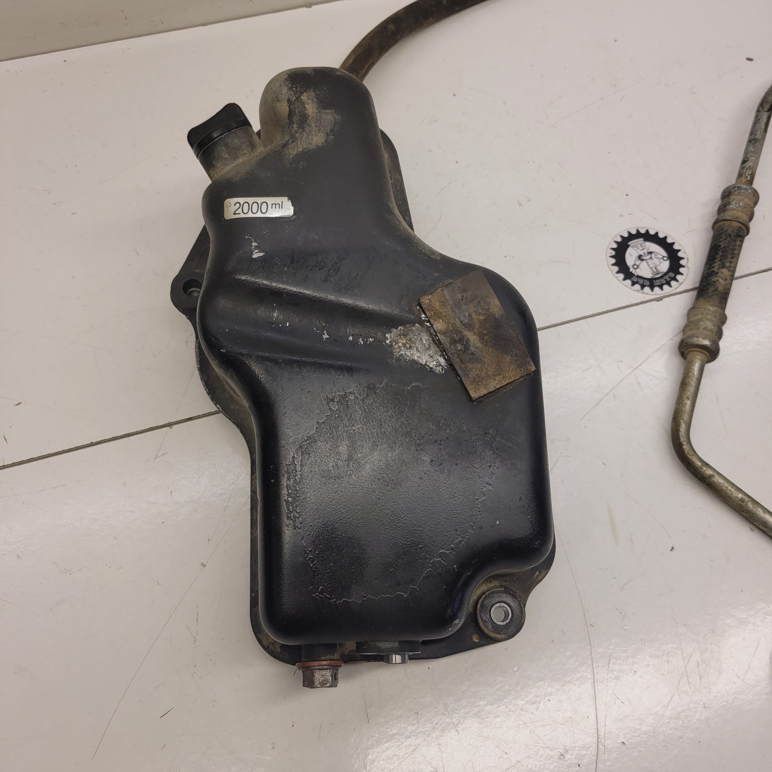 réservoir d'huile suzuki 400 ltz carbu-2